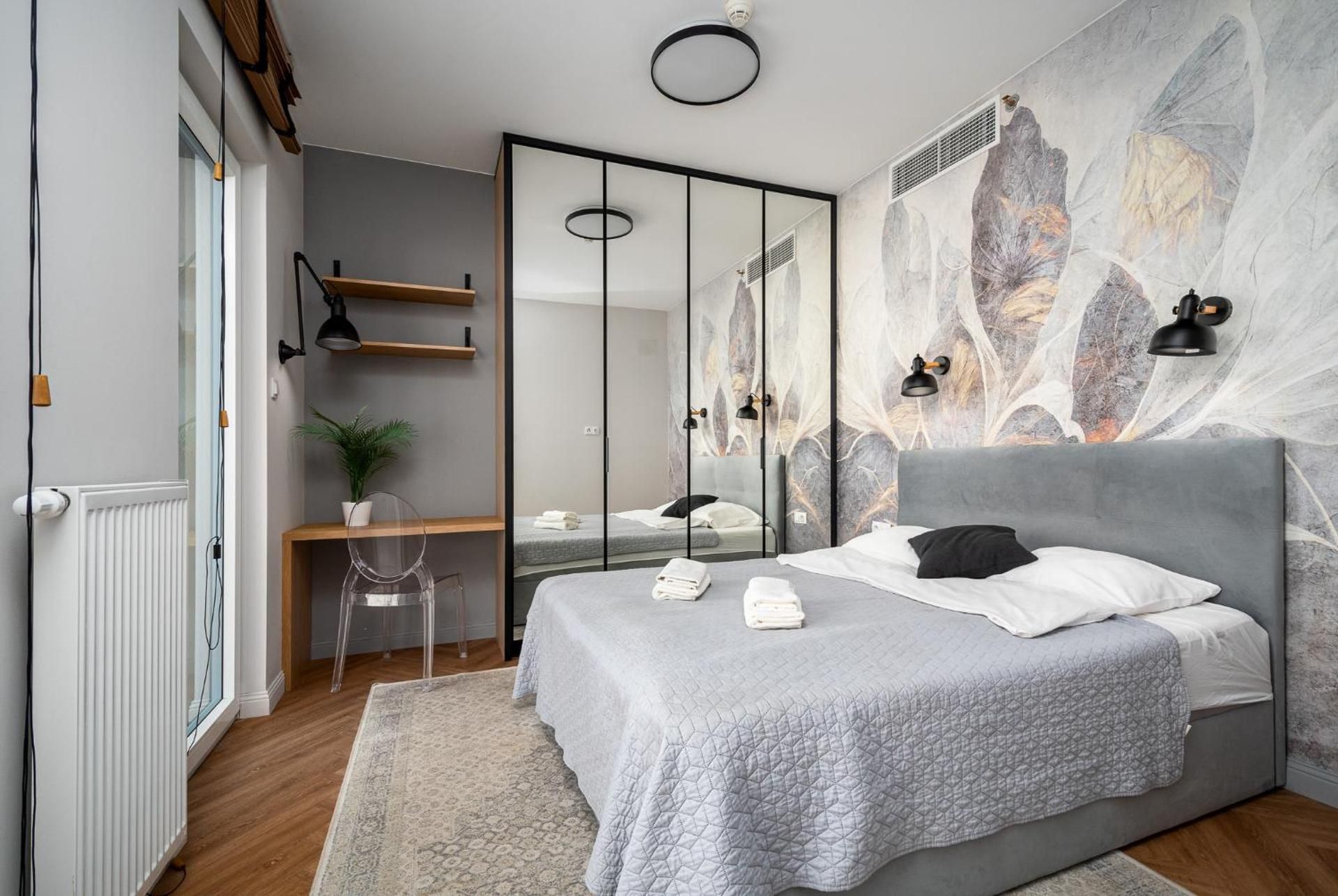 Wola Tower Deluxe Separate Bedroom with Free Garage - by Perfect Apart One-Bedroom Apartment