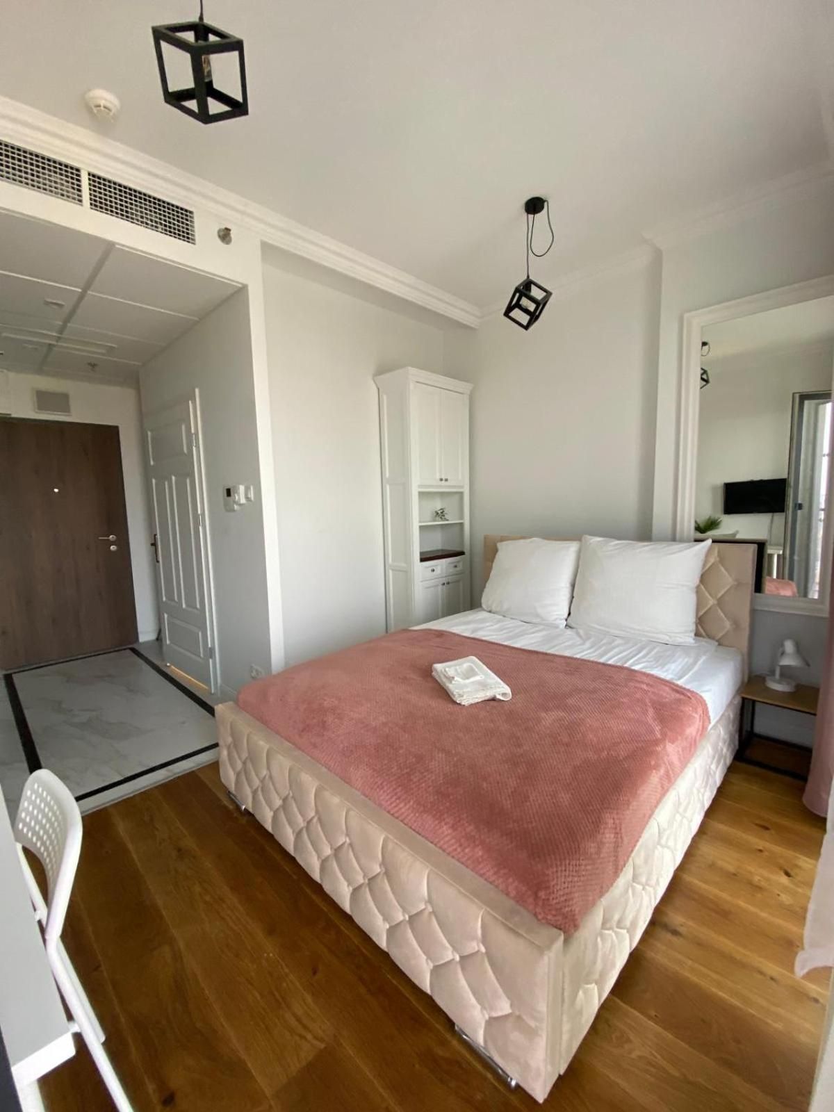 Warszawski Hongkong, kultowe miejsce One-Bedroom Apartment