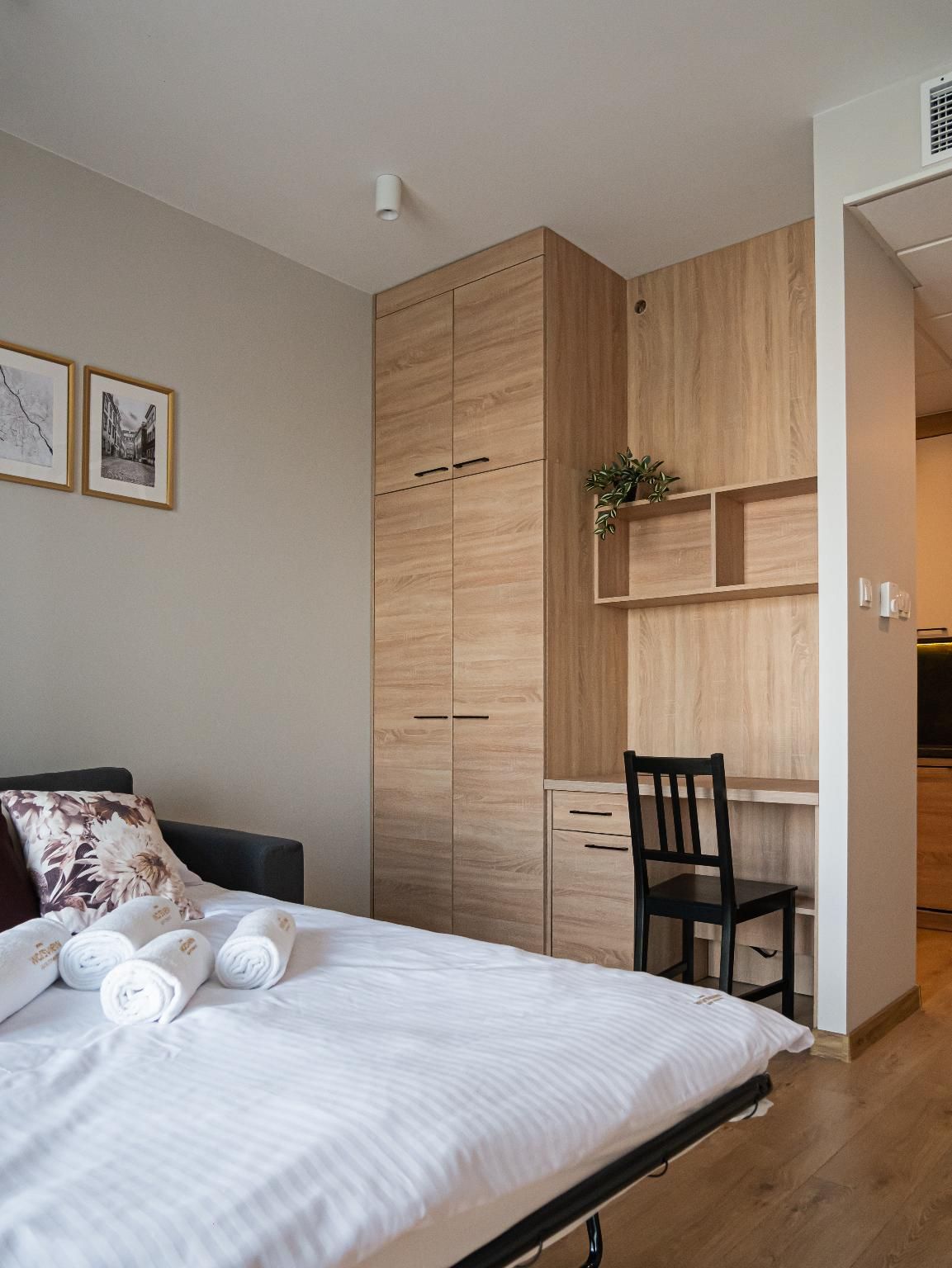 Apartment with Balcony and Kitchen