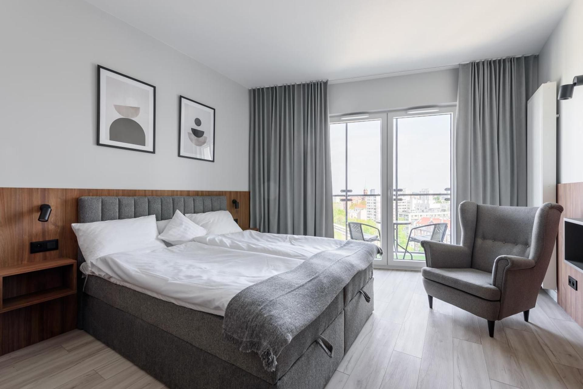 One-Bedroom Apartment