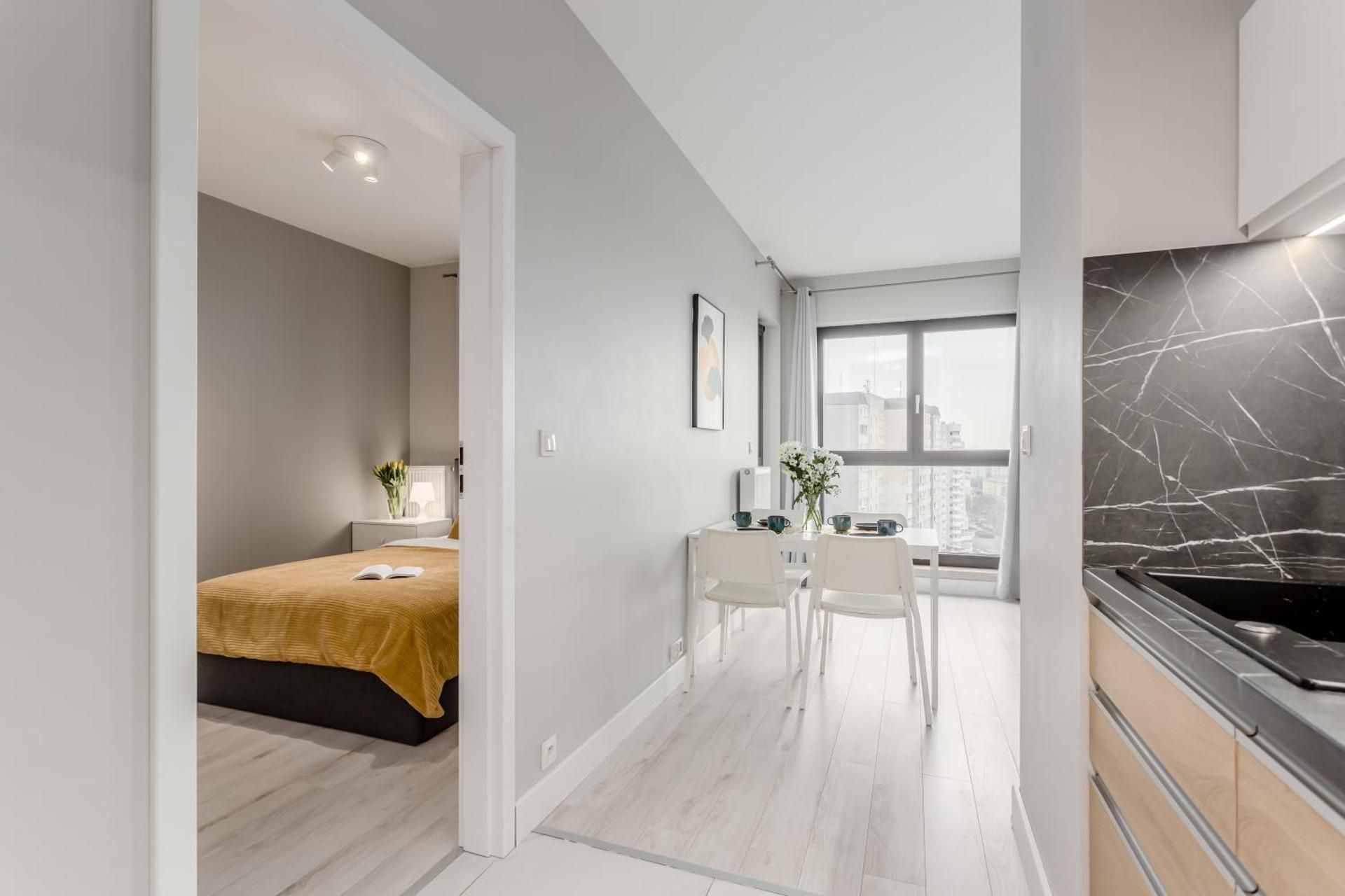 DELUXE APARTMENT