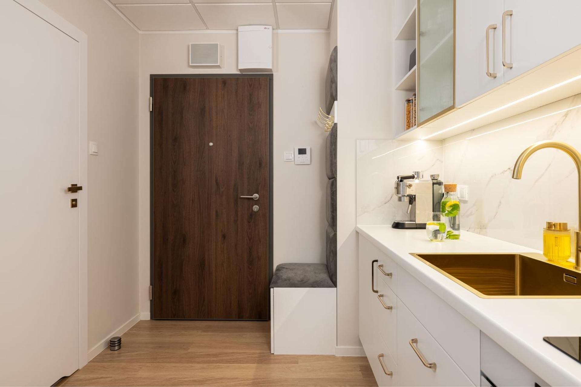 Luxury Design Apartments - Warsaw Tower Bliska Wola Apartment 2