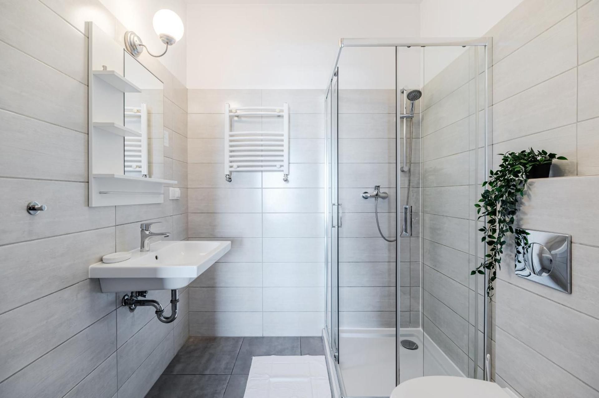 West Station Apartments by Arrenda Studio with Balcony 2