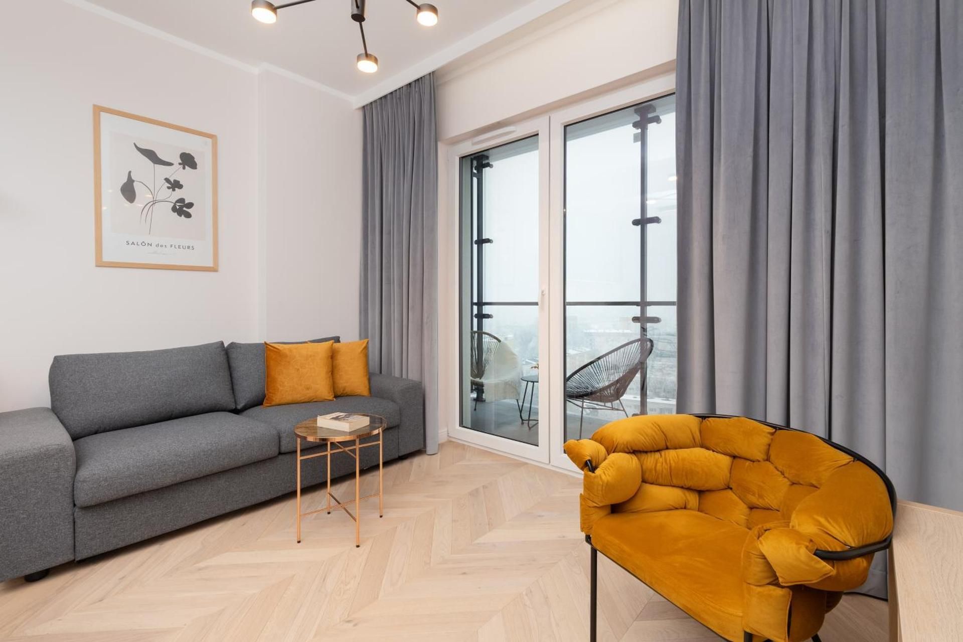 Apartment with Balcony