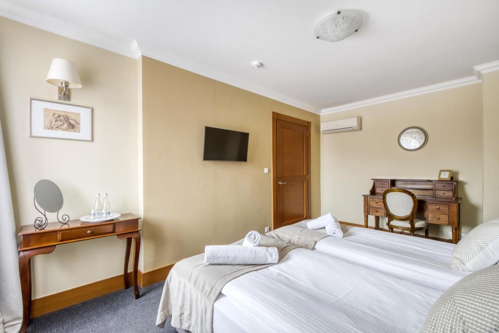 Basic Double Room