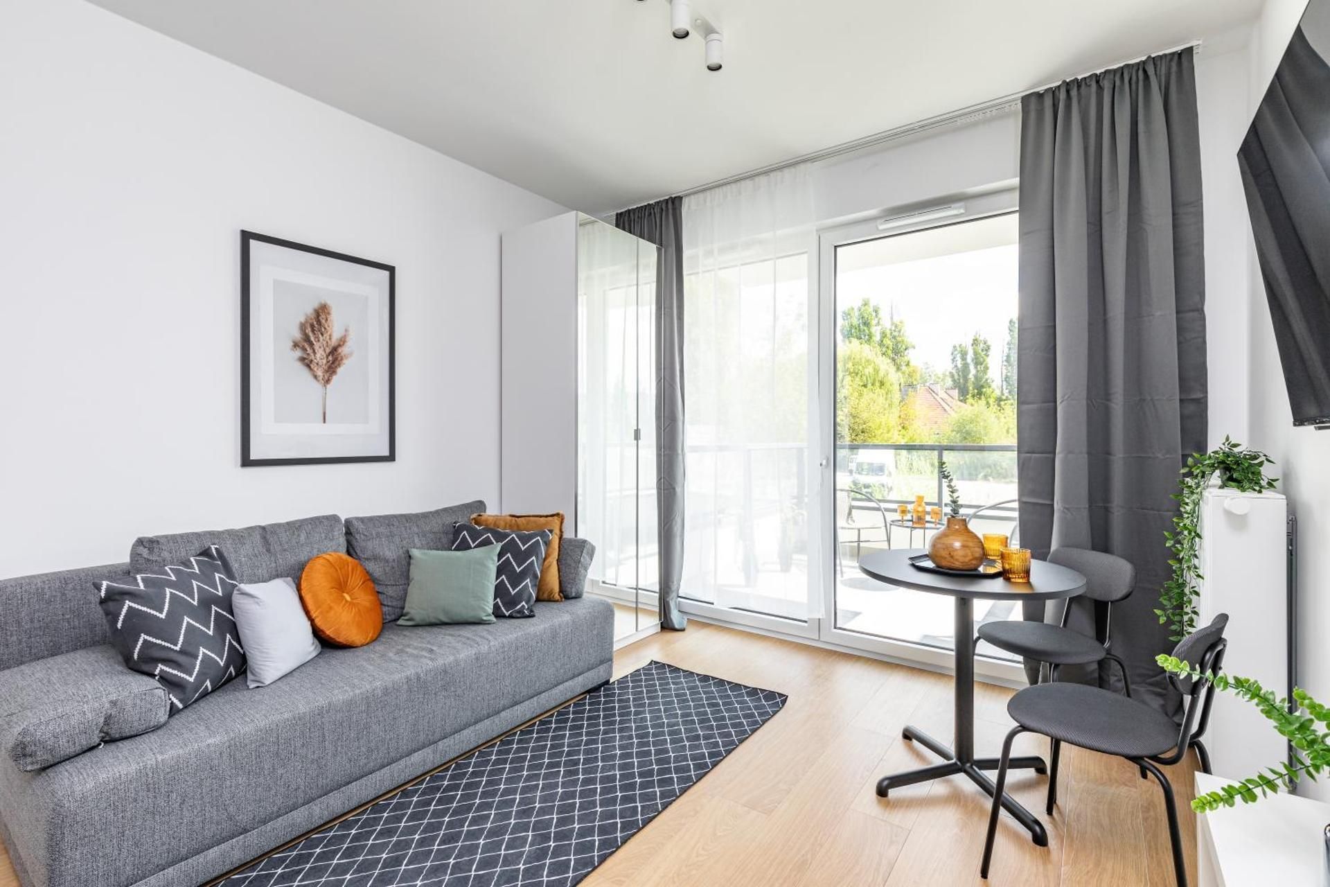 Studio Apartment