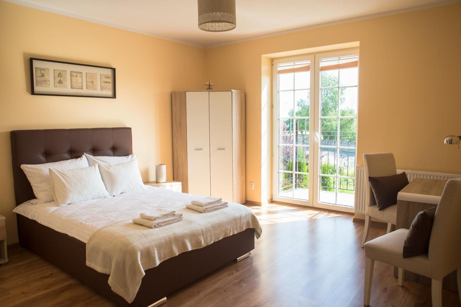 Double Room with King-size Bed and Balcony