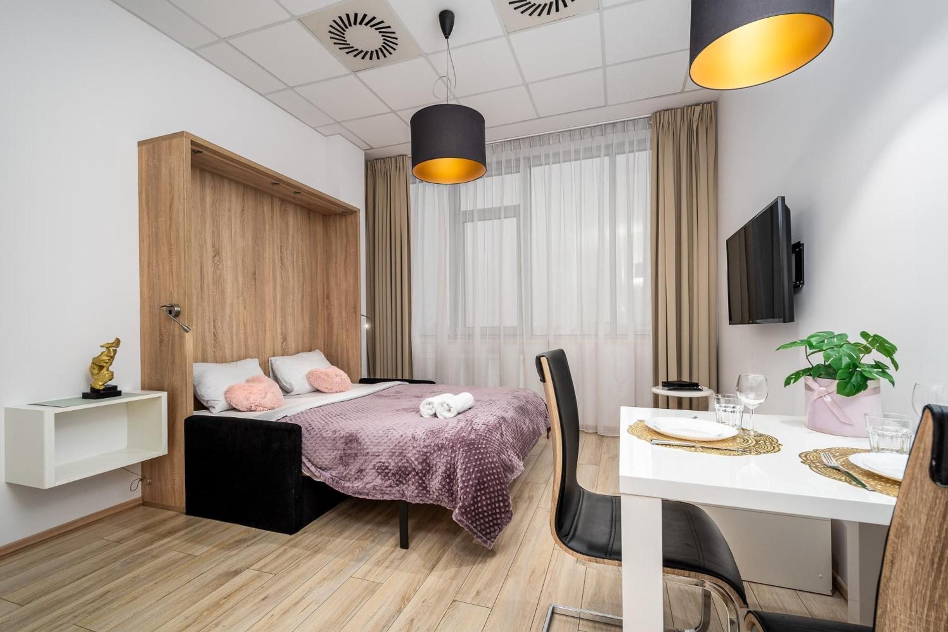 Classic One-Bedroom Apartment with King Bed