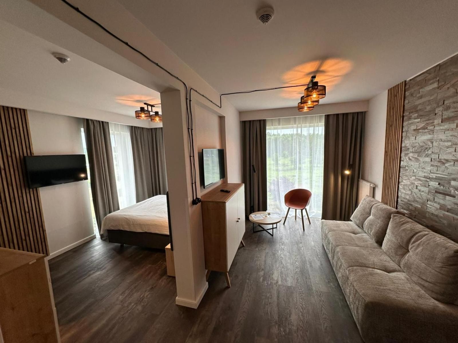 DELUXE APARTMENT