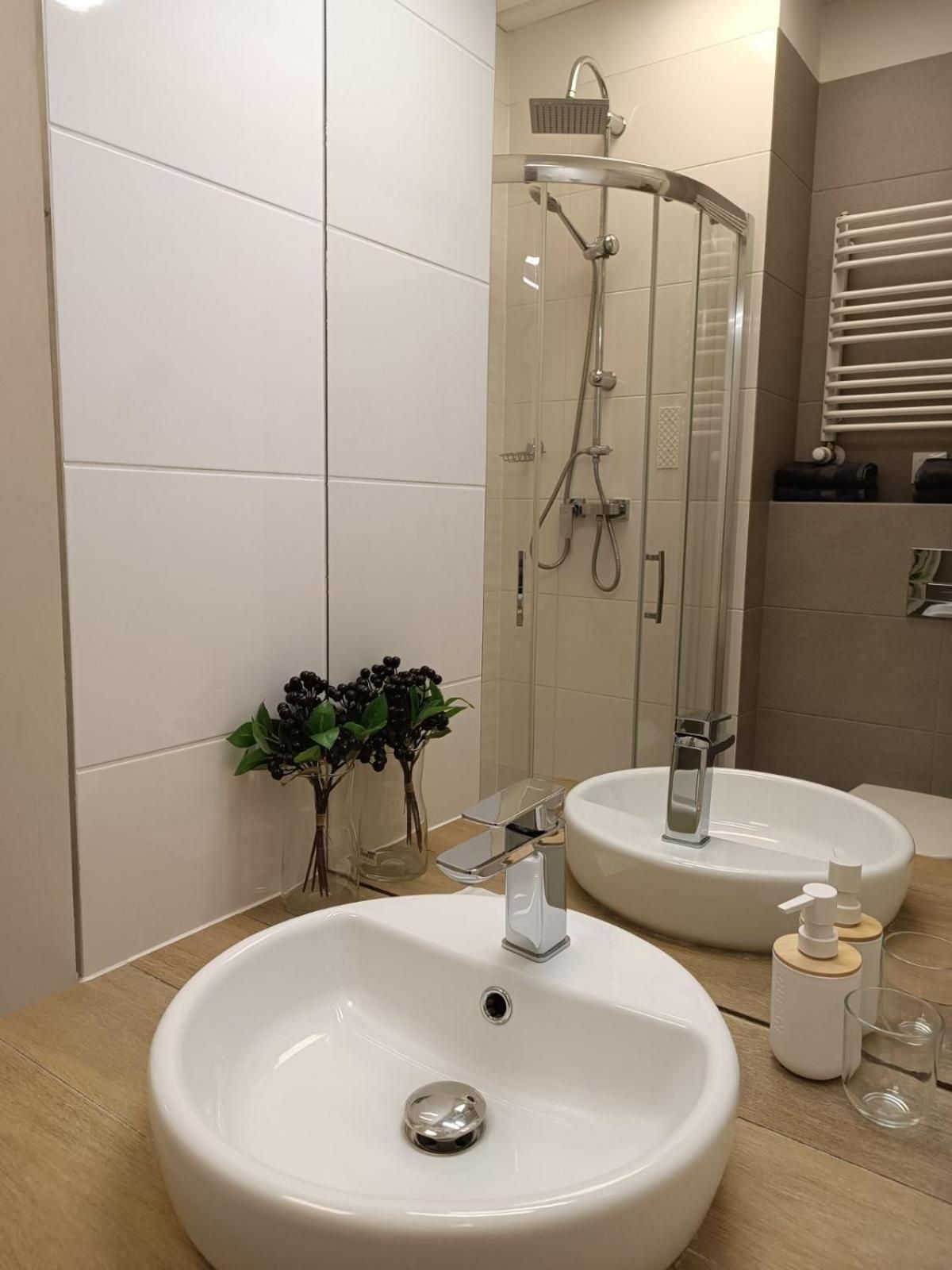 Deluxe Double Room with Shower