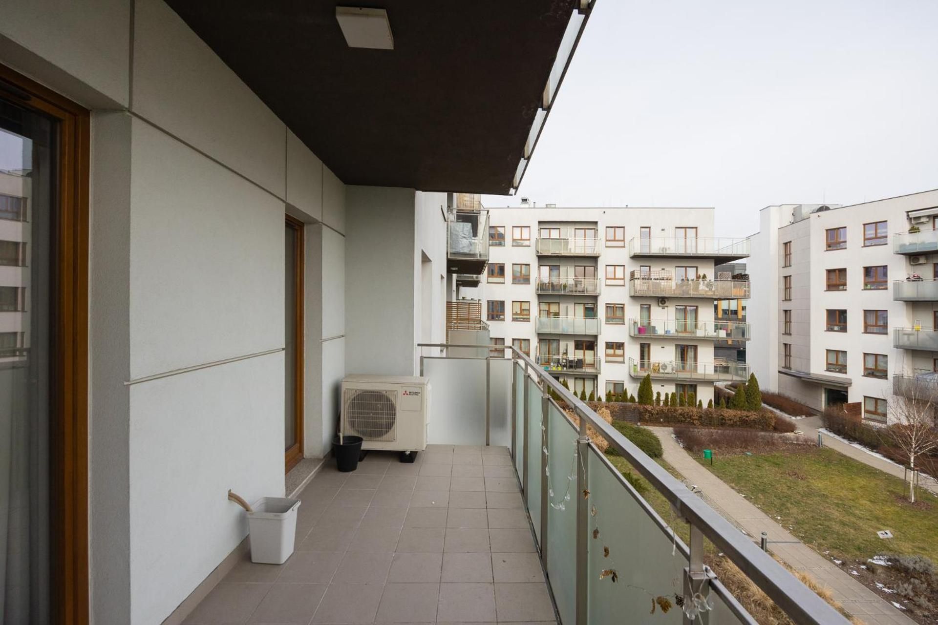 Two-Bedroom Deluxe Apartment with Balcony