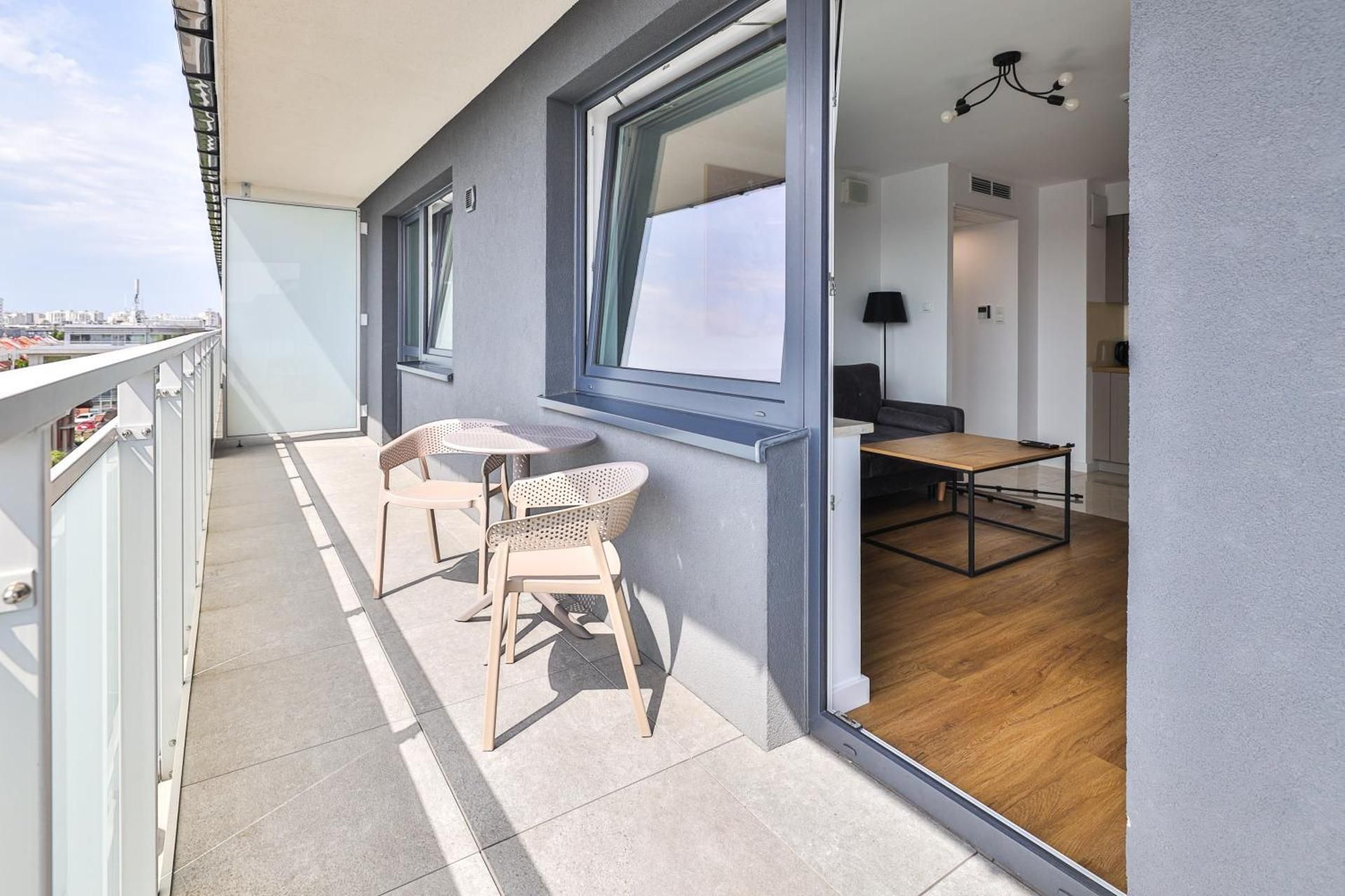 One-Bedroom Apartment with Balcony