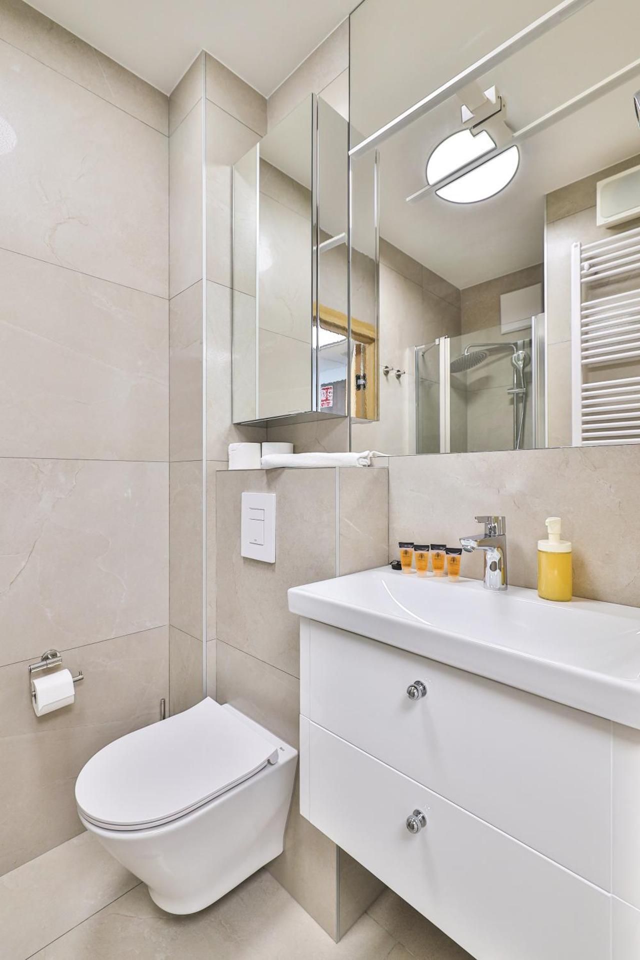 One-Bedroom Apartment with Balcony