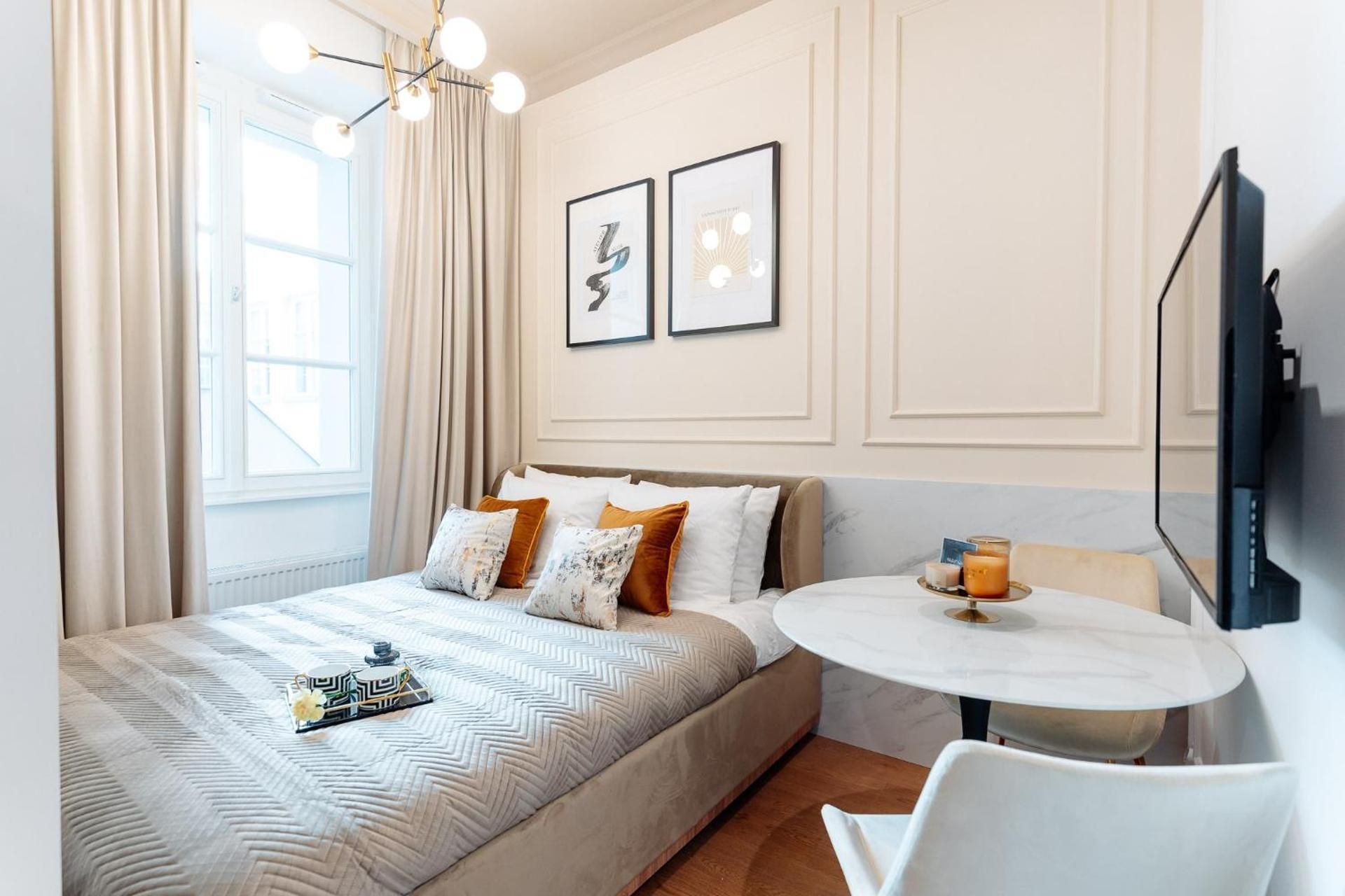 City Studio with King Size Bed