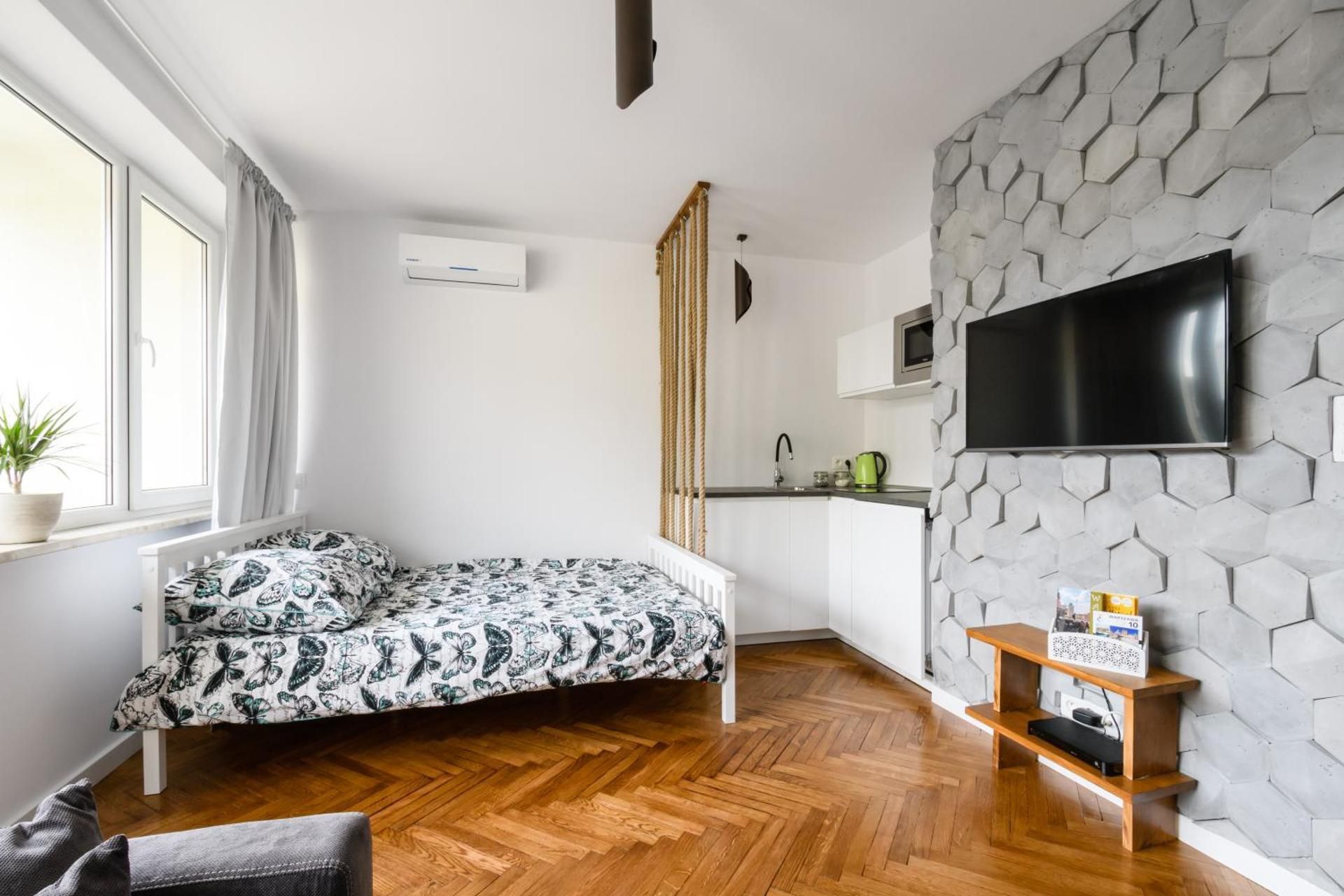 Apartment with Balcony