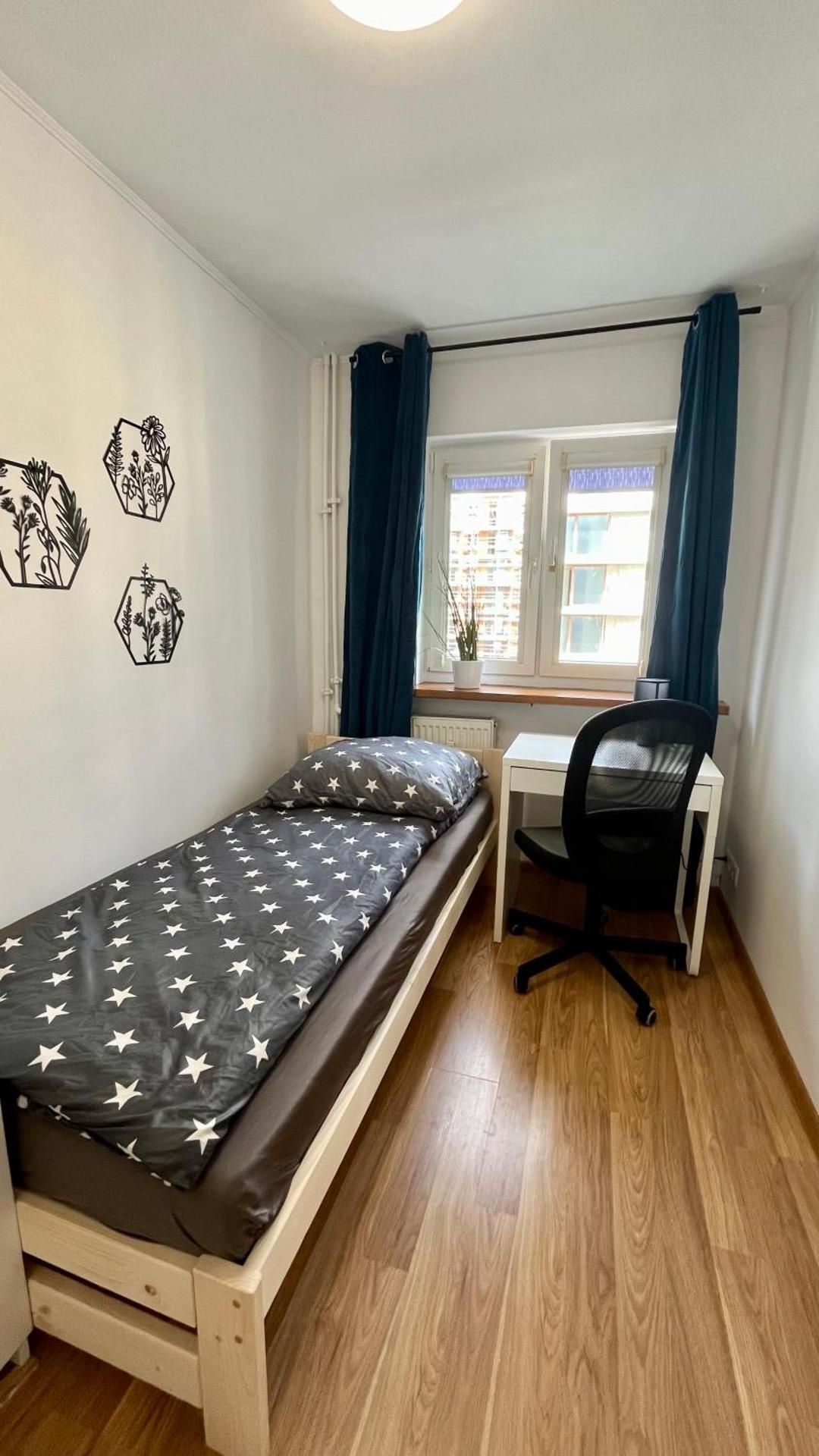 Single Room with Shared Bathroom