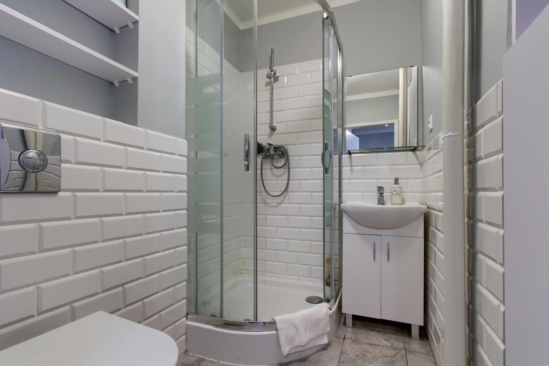 Three-Bedroom Apartment (selected at check-in)