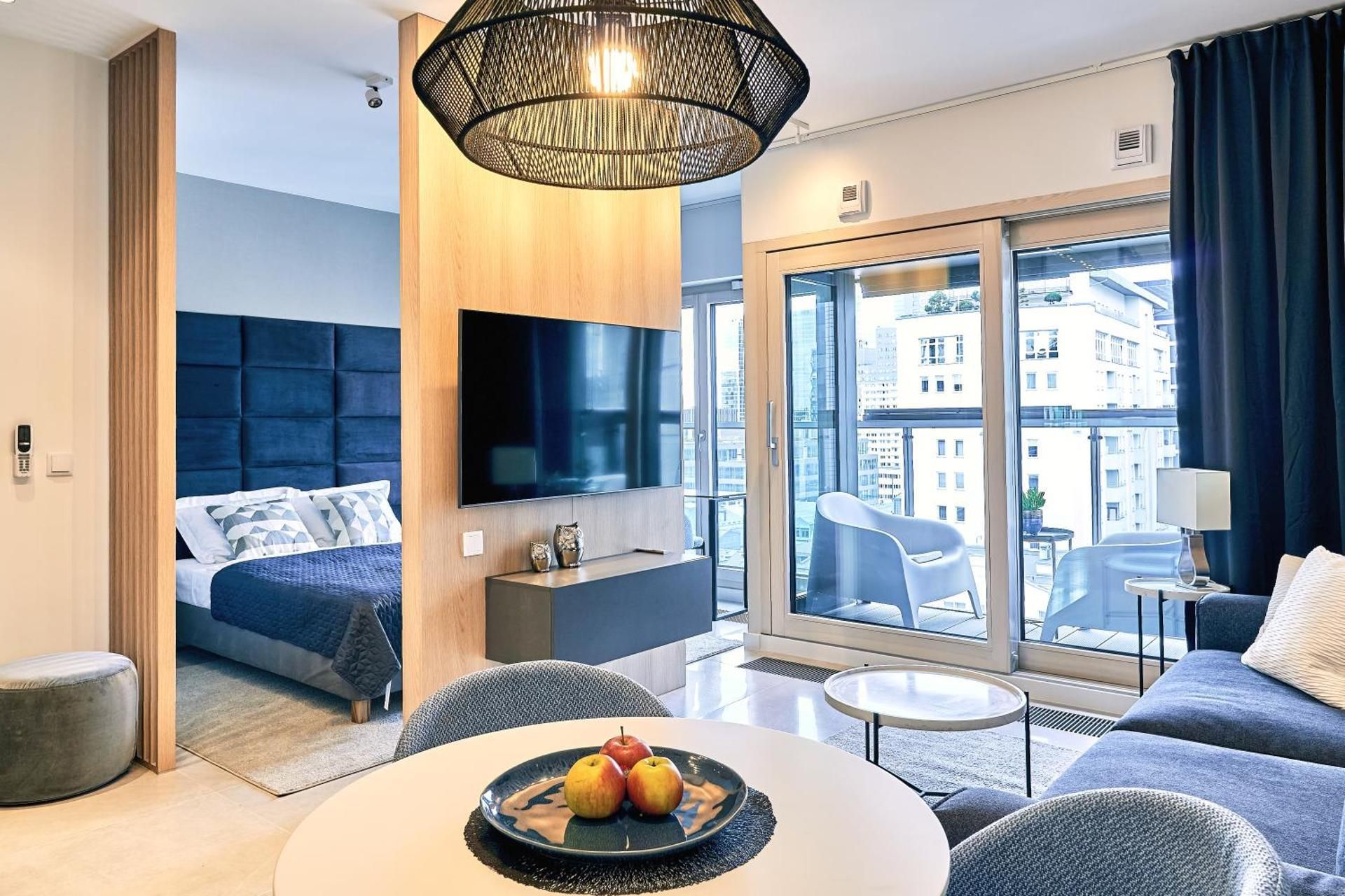 DELUXE APARTMENT