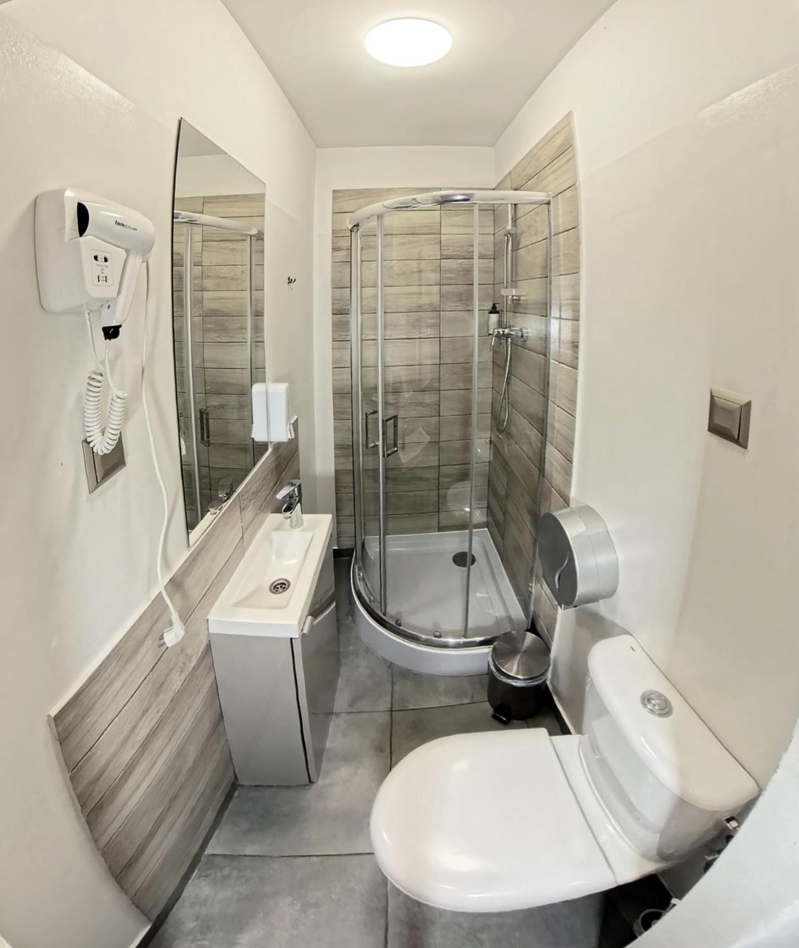 Oki Doki OLD TOWN Hostel Economy Double Room with Shared Bathroom 3