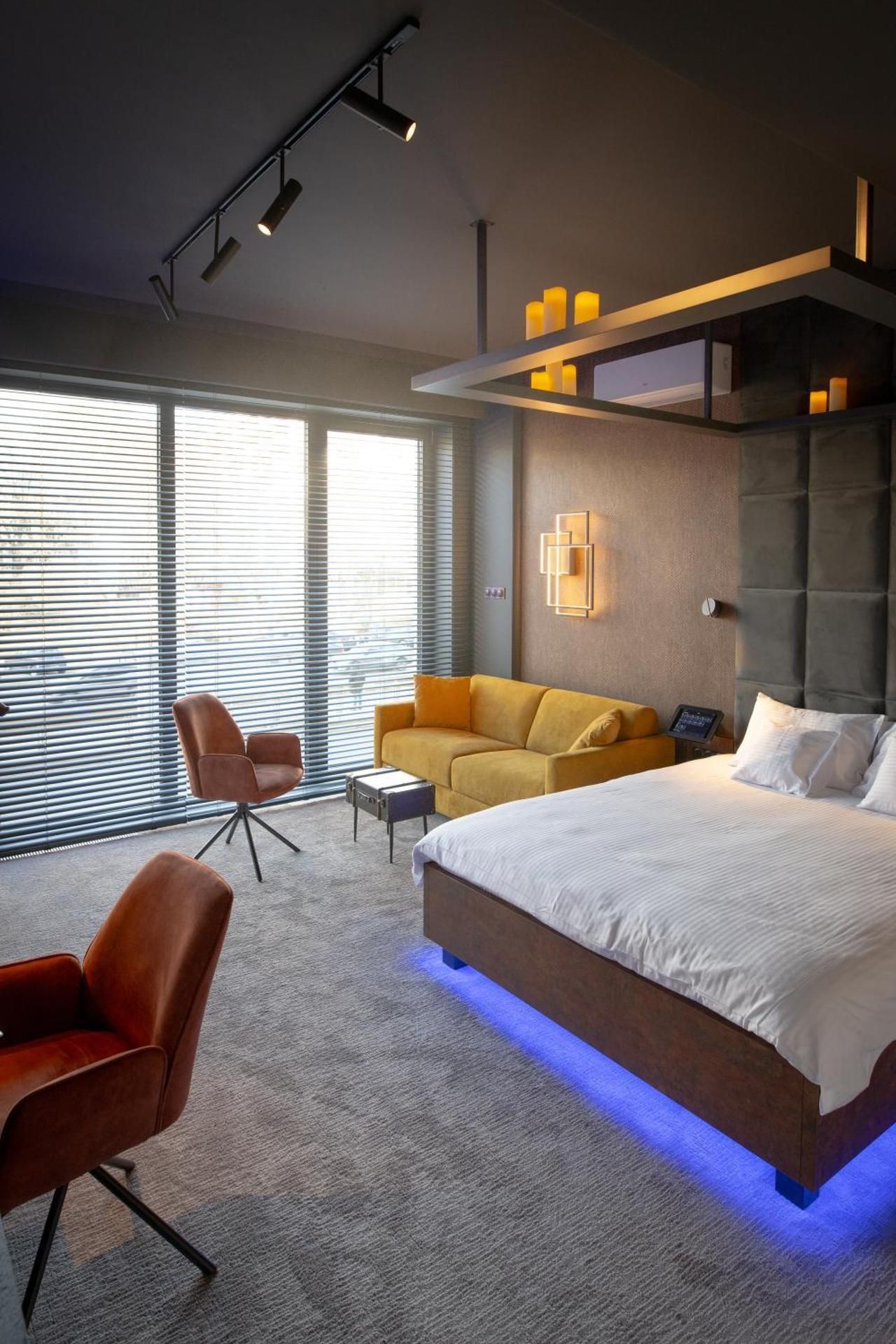 One-Bedroom Premier Apartment