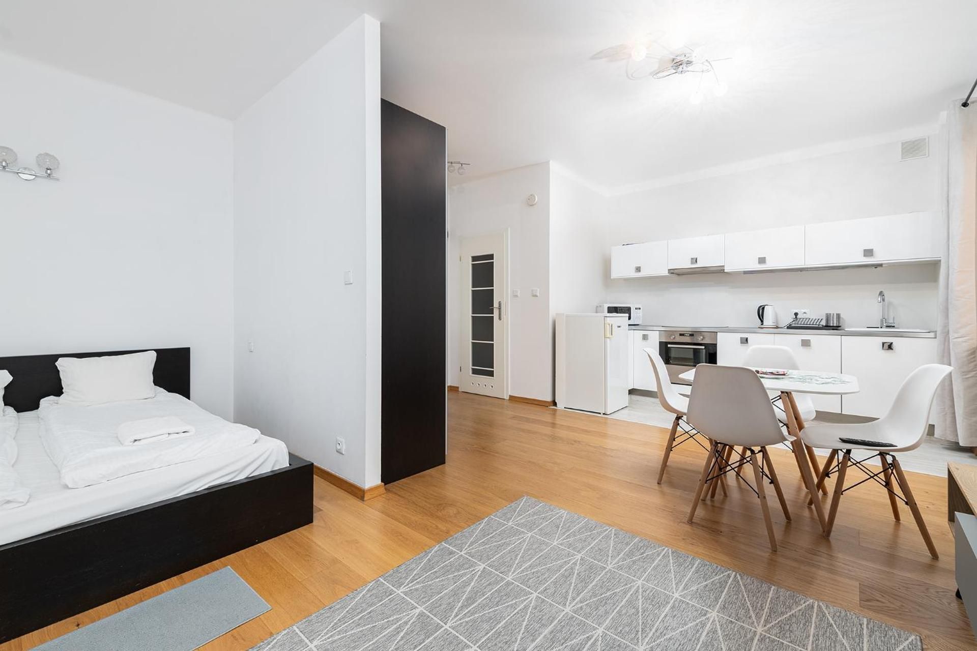 RentPlanet - Apartamenty Chmielna Studio Apartment