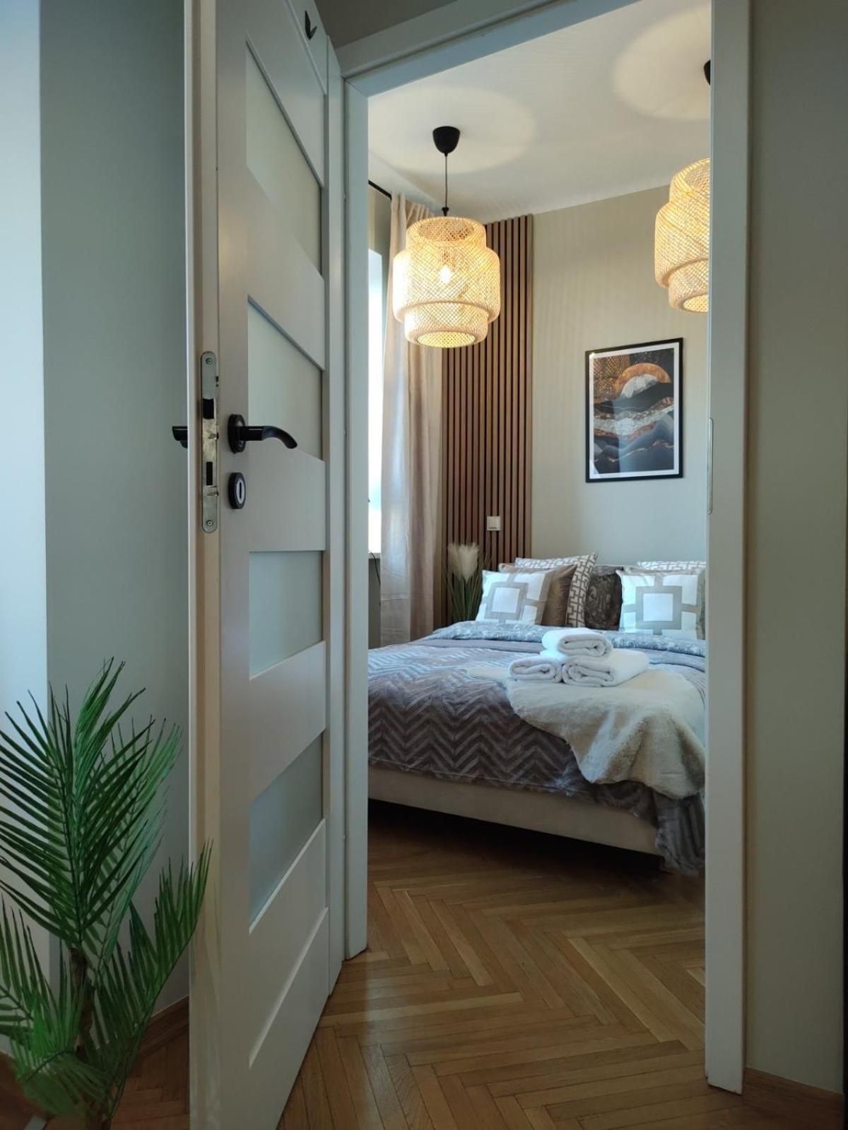 DELUXE APARTMENT