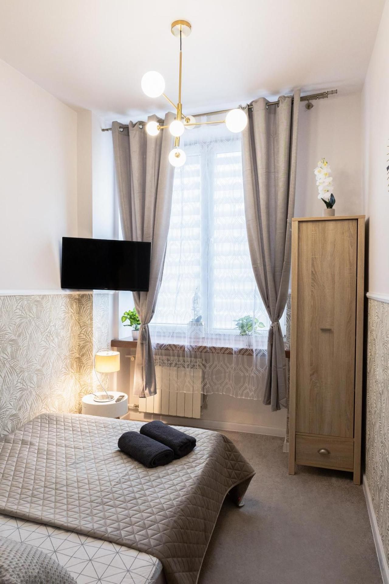 Standard Double Room with Shared Bathroom