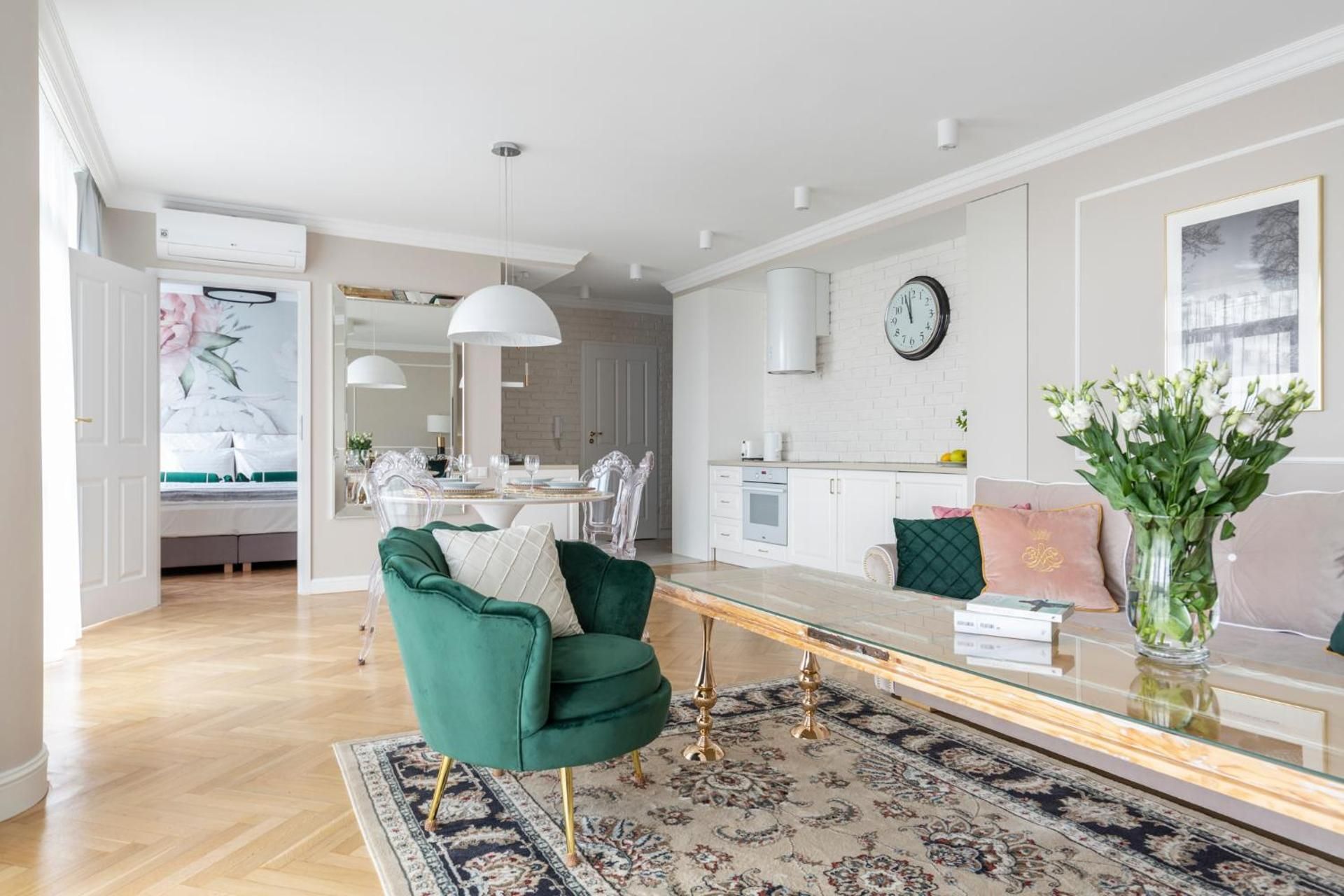 GLAM APARTMENTS city center  Deluxe Apartment with Terrace 2