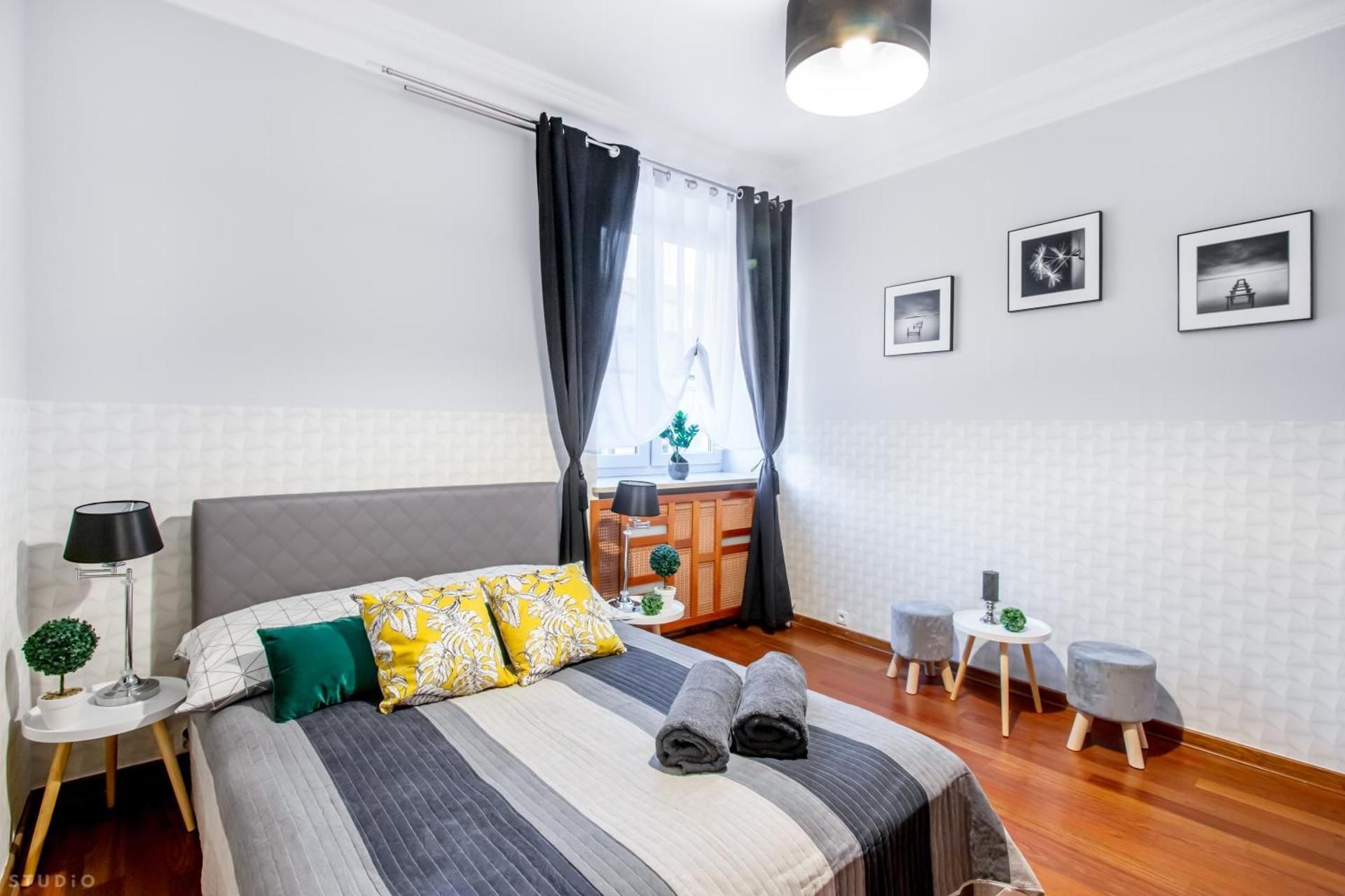 Standard Double Room with Shared Bathroom