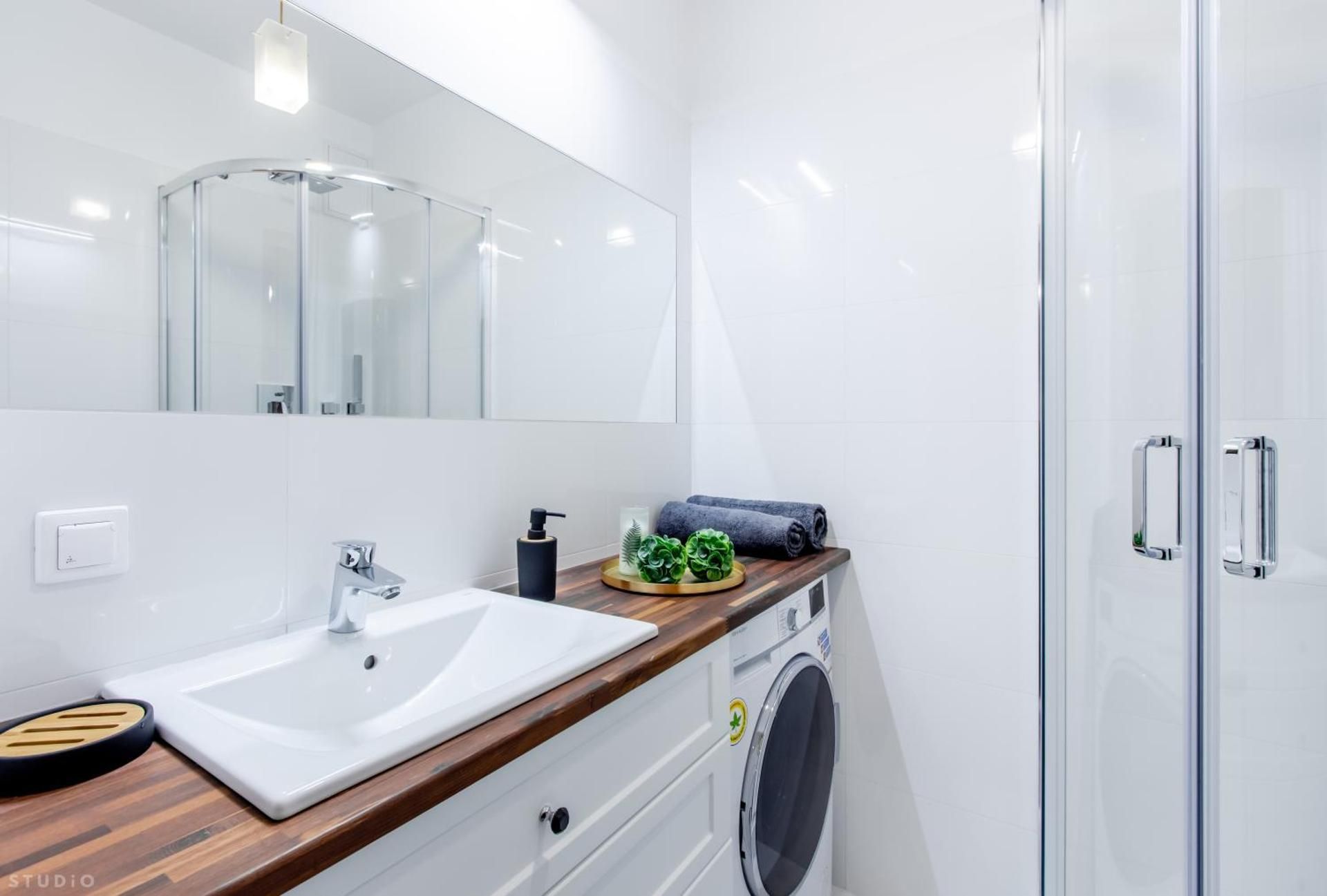 Standard Double Room with Shared Bathroom