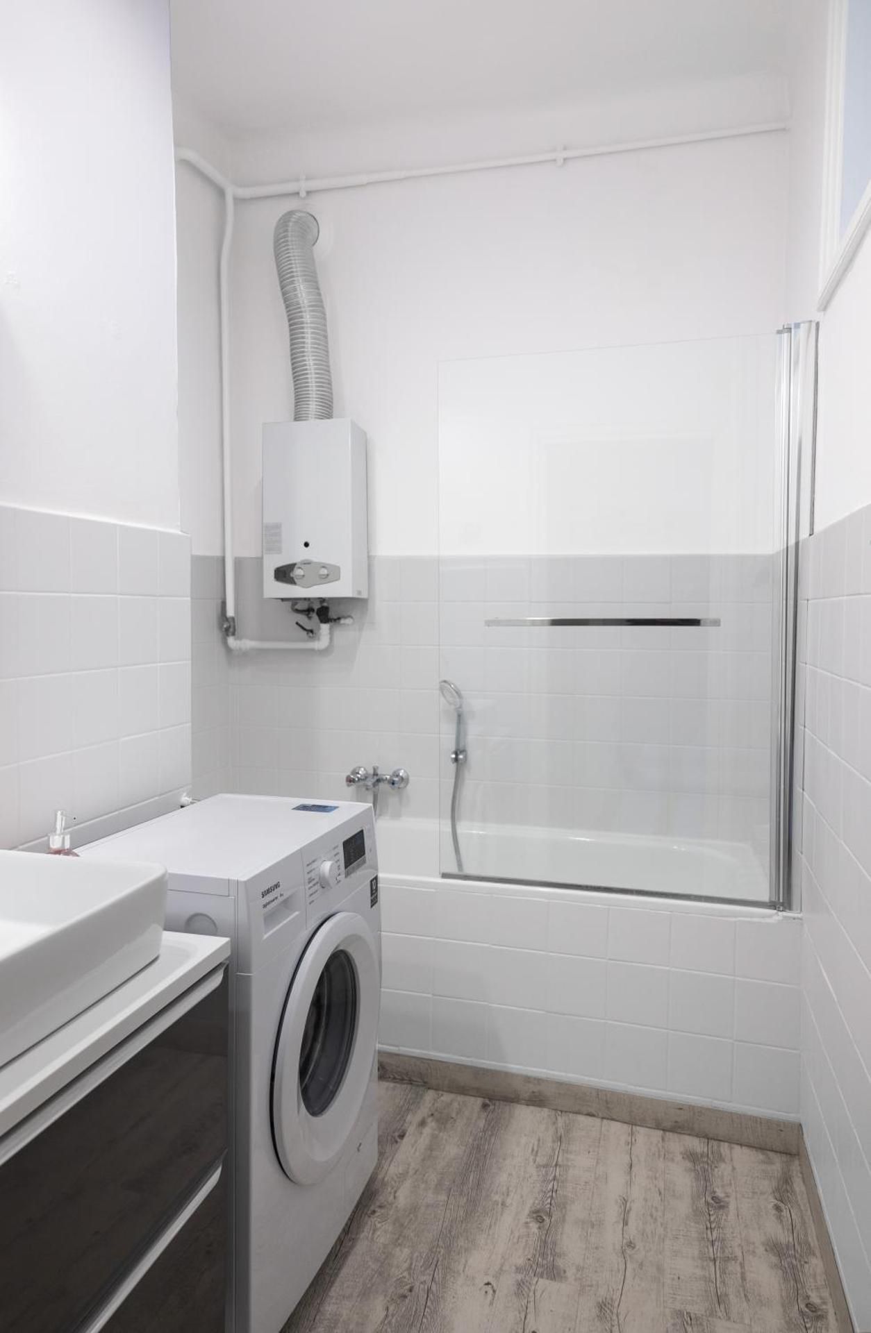 Standard Single Room with Shared Bathroom