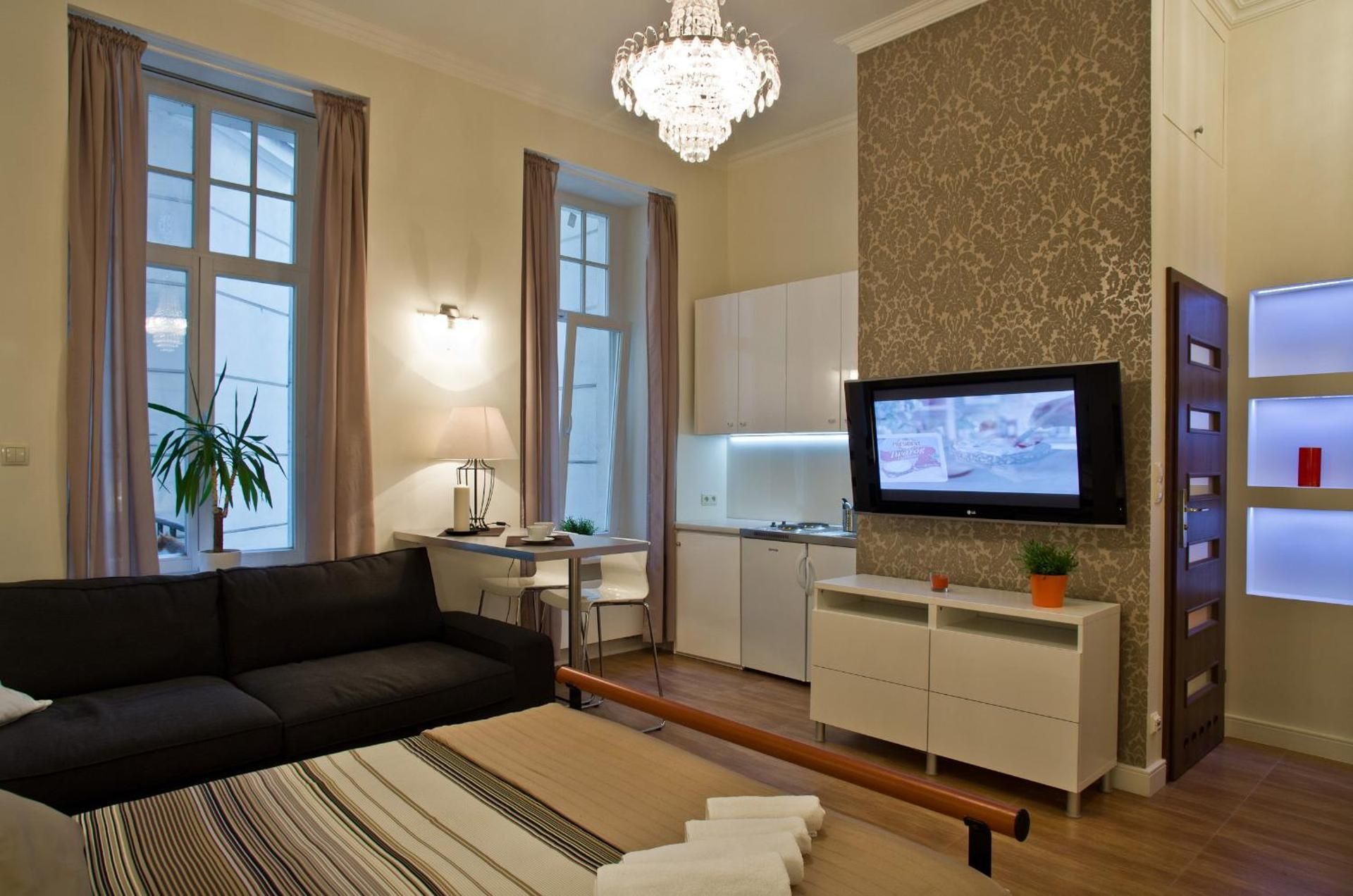 Deluxe Studio