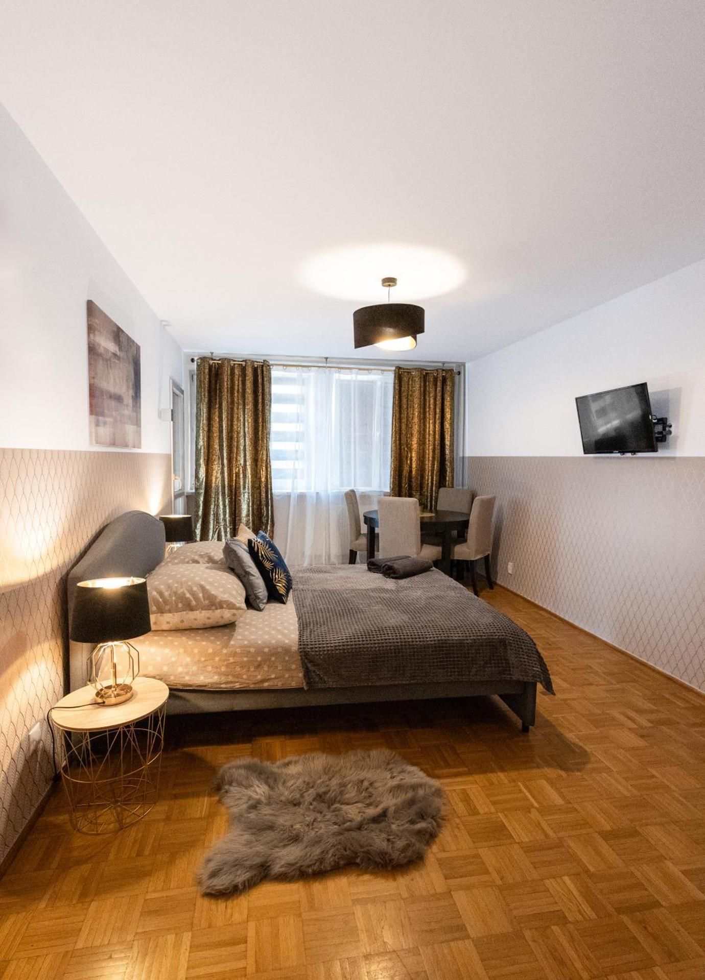 Standard Double Room with Shared Bathroom