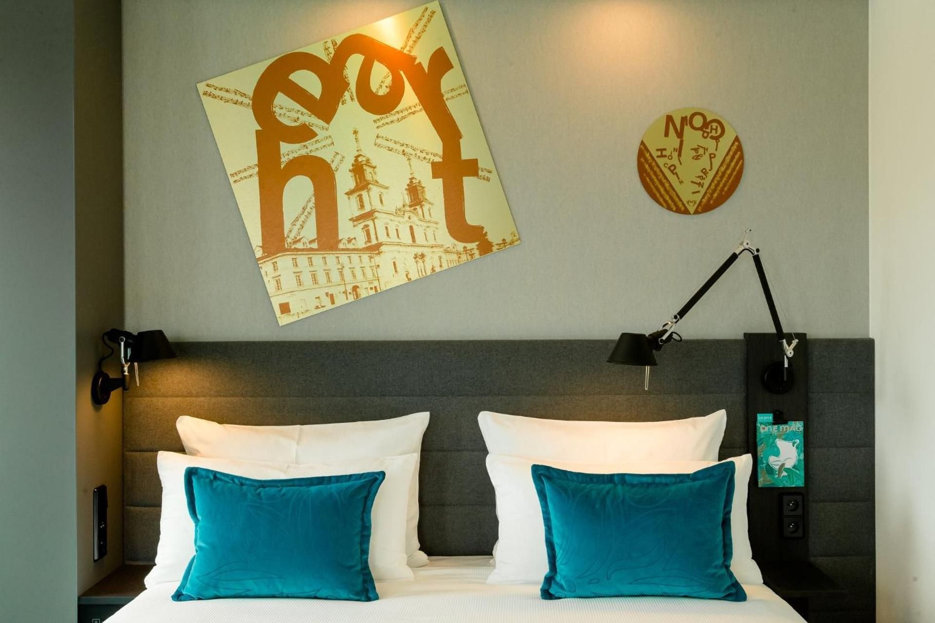 Standard Queen Room with Courtyard View
