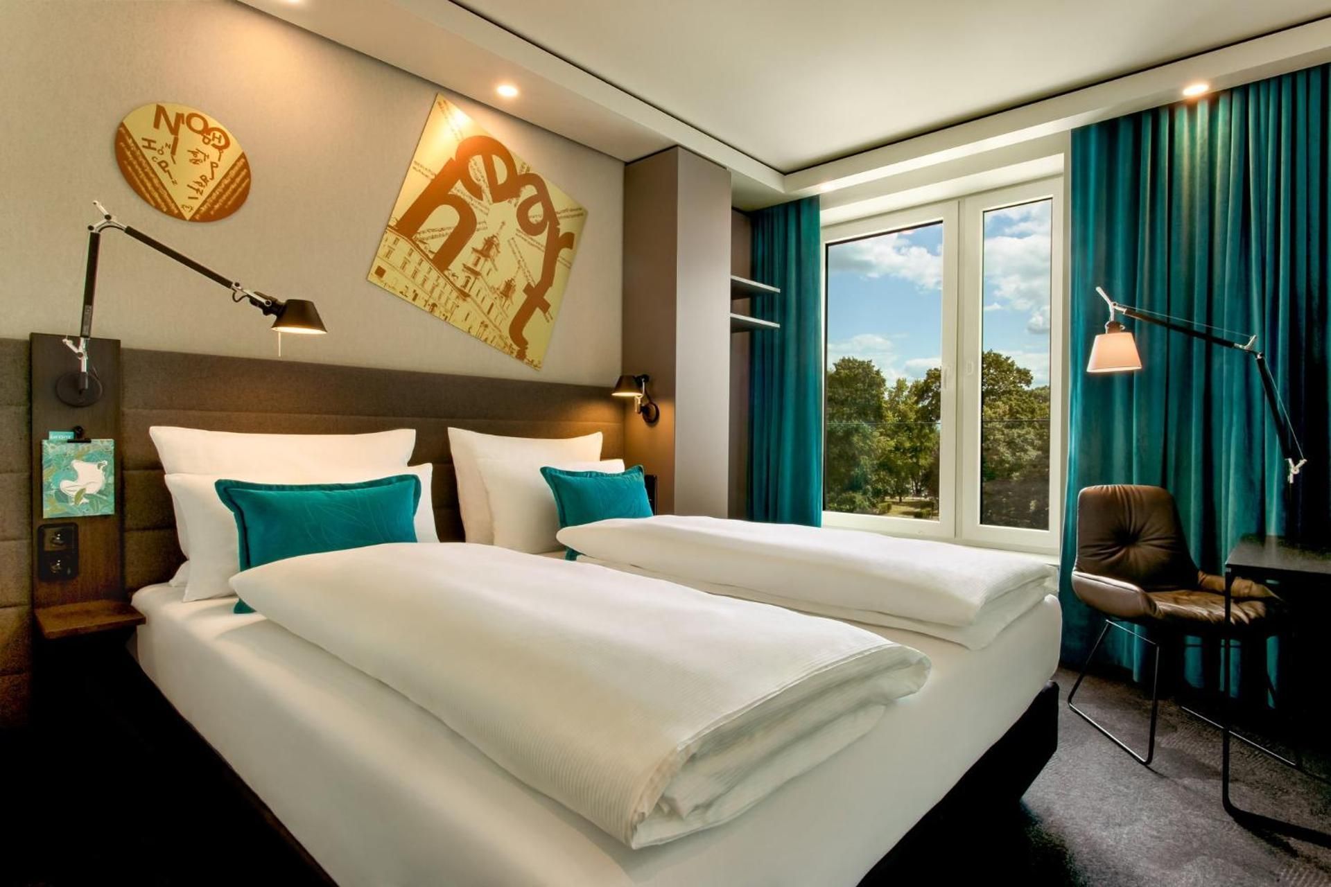 Standard King Room with City View