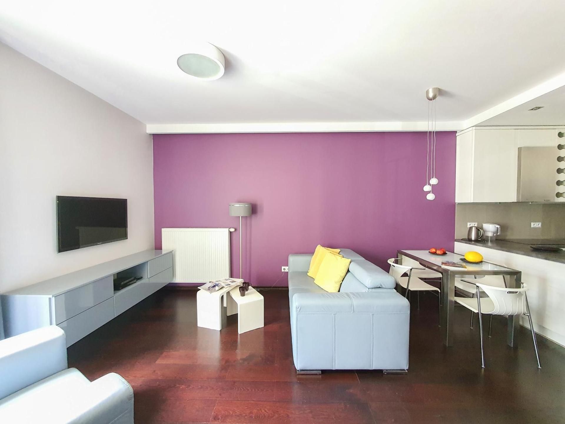 Deluxe One-Bedroom Suite