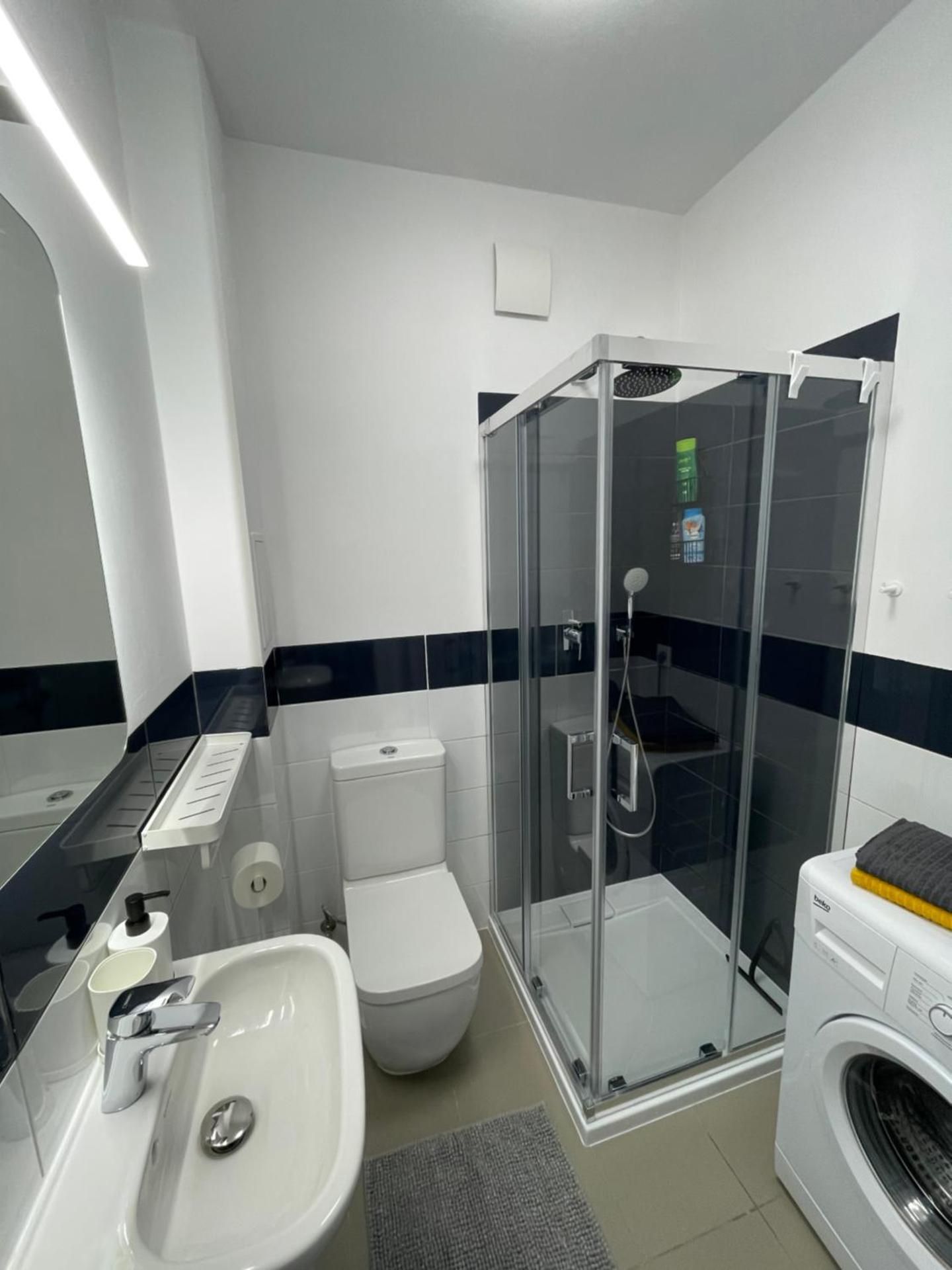 Studio with Balcony- (V floor) - Foksal 12/14 Street