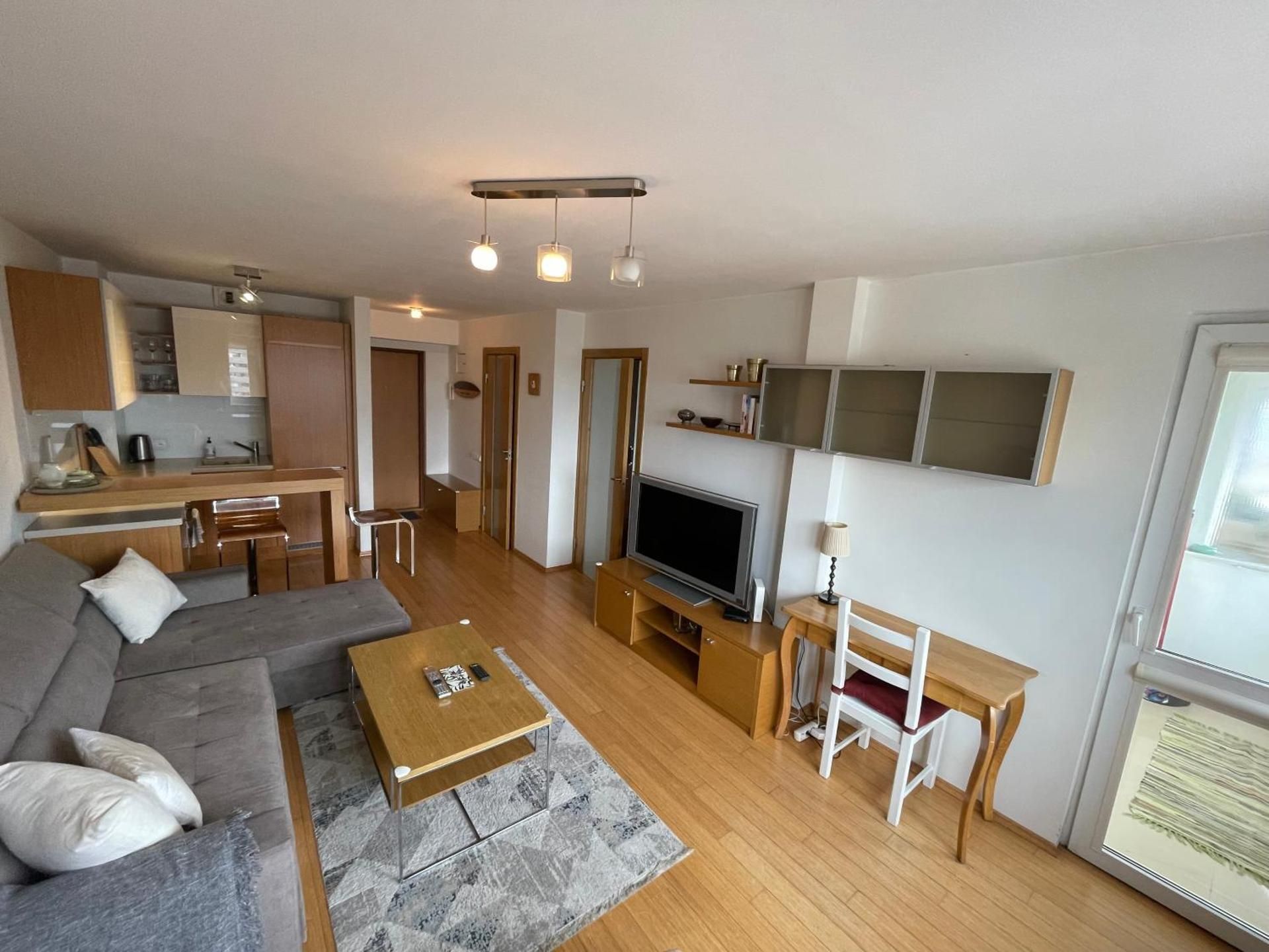 Apartament typu Suite z balkonem i widokiem na miasto (XII piętro) - ulica Zgoda 13