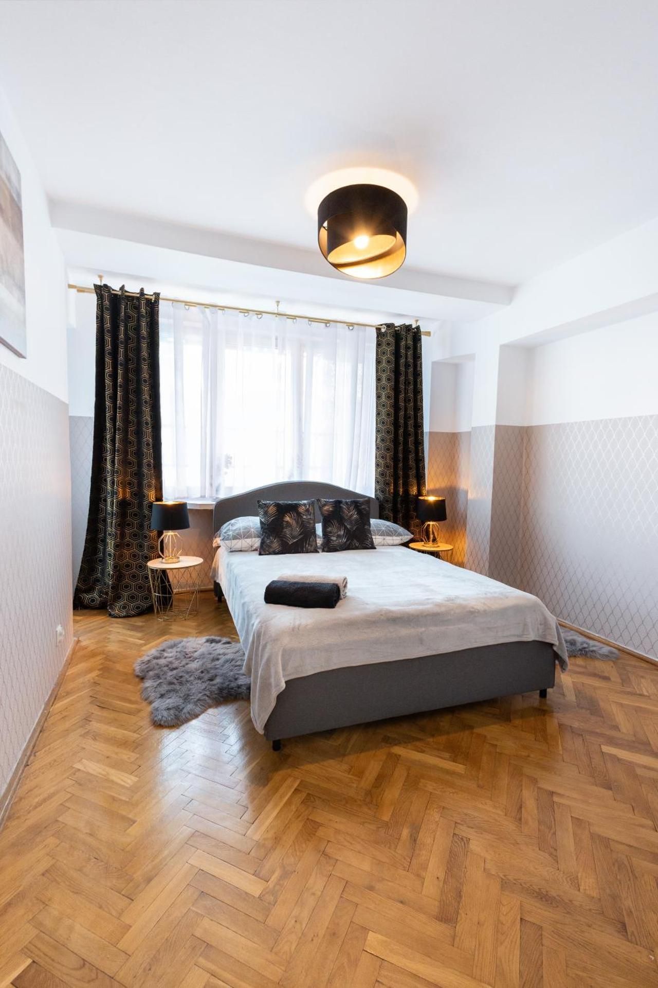 Standard Double Room with Shared Bathroom