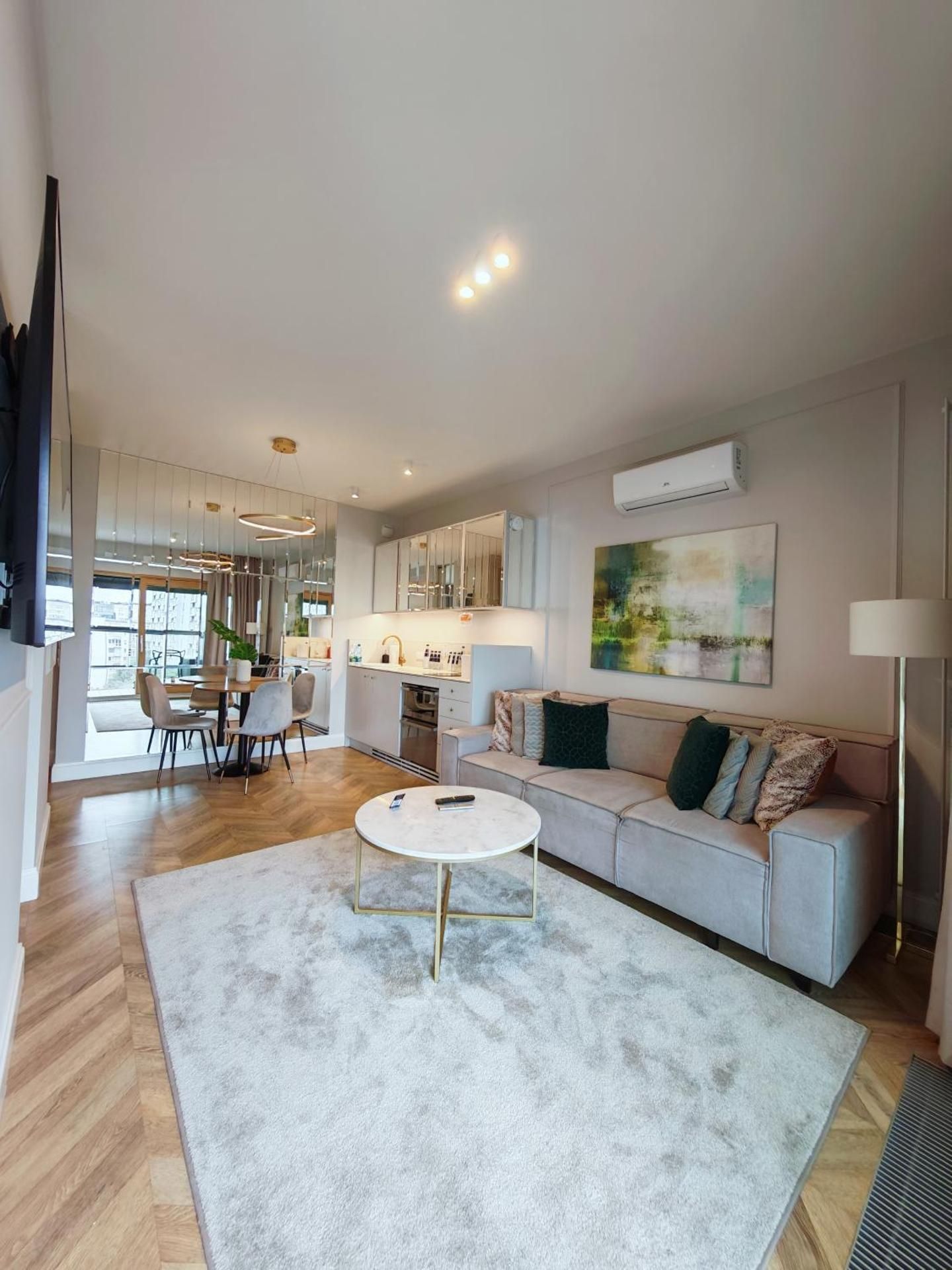 One-Bedroom Apartment