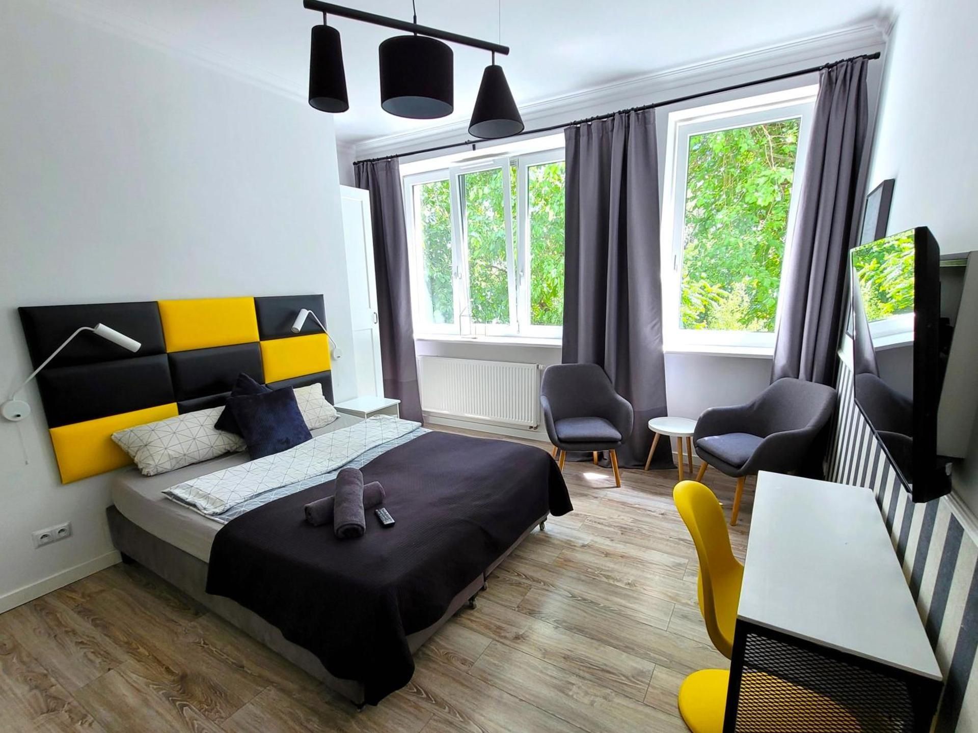 One-Bedroom Apartment with Garden View