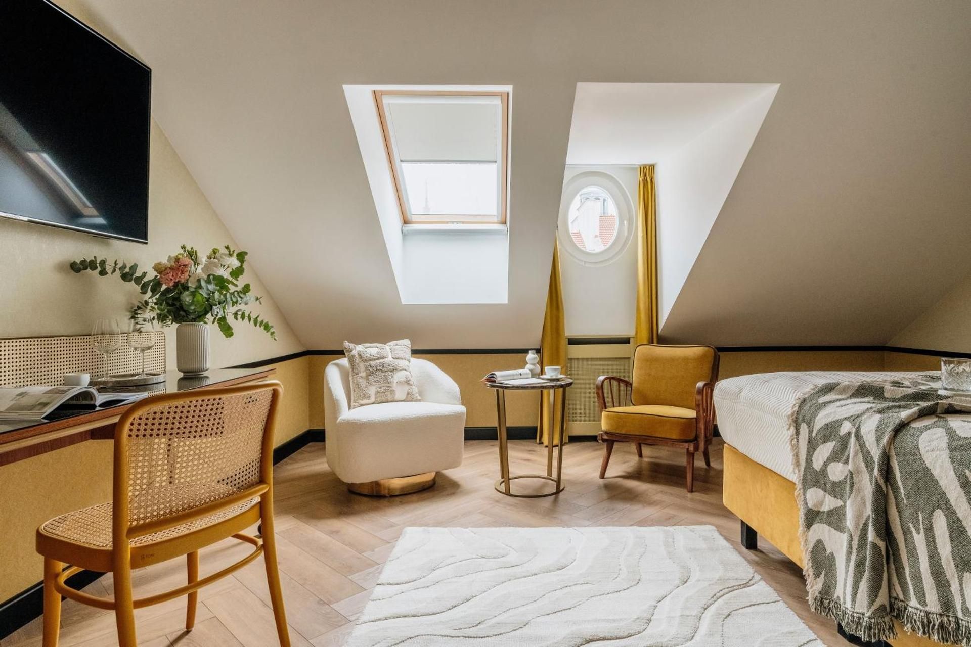 Deluxe Room with Sofa and City View
