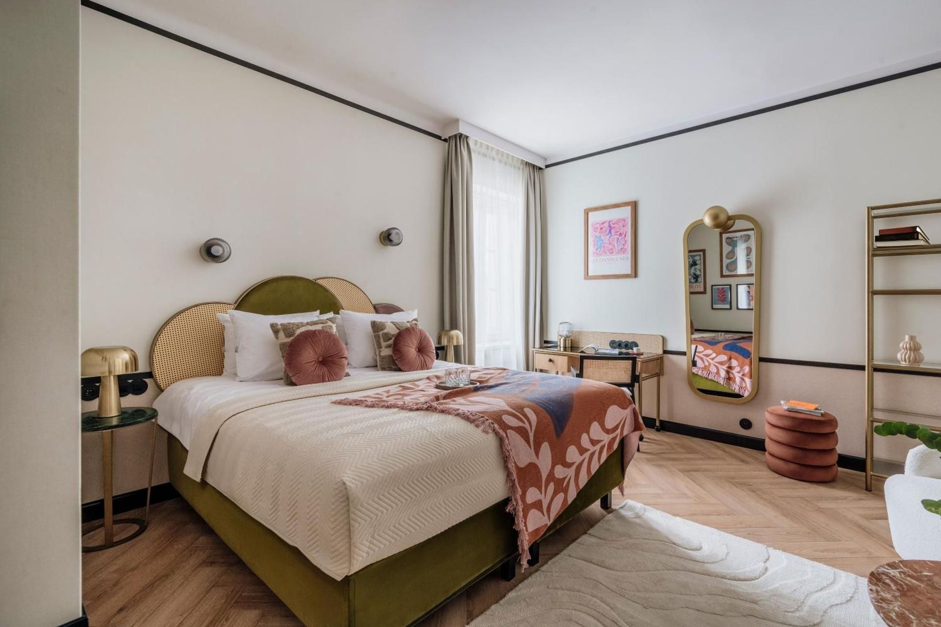 Superior Apartment with sofa and garden view