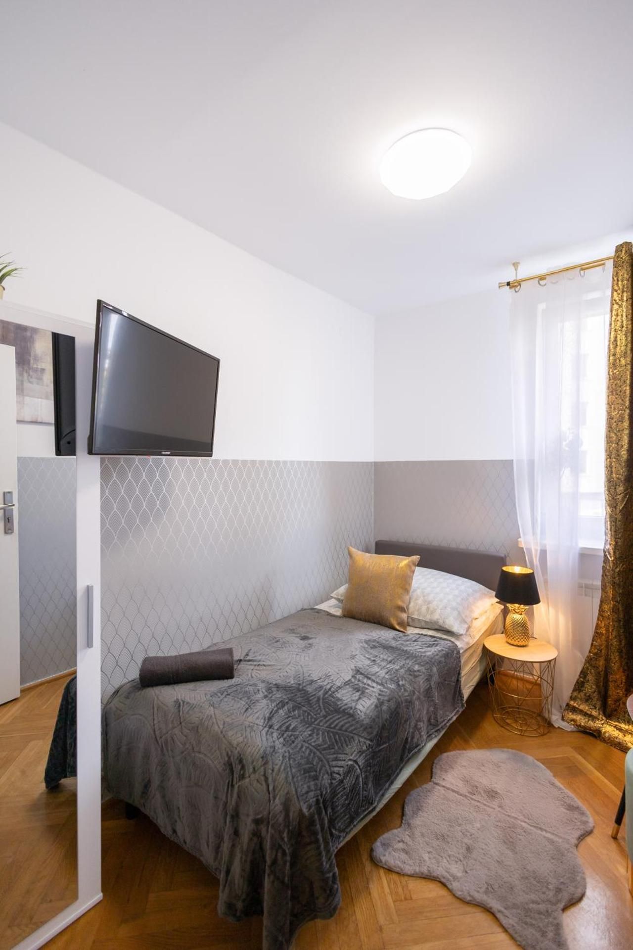Standard Single Room with Shared Bathroom