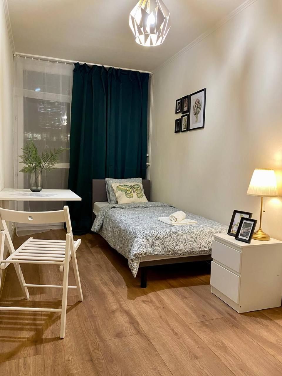 Single Room with Shared Bathroom