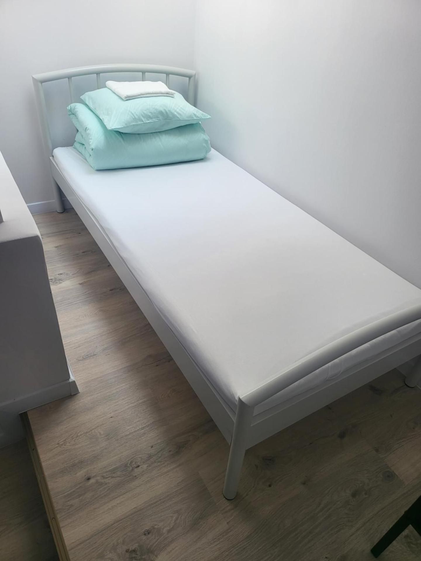 Single Room with Shared Bathroom