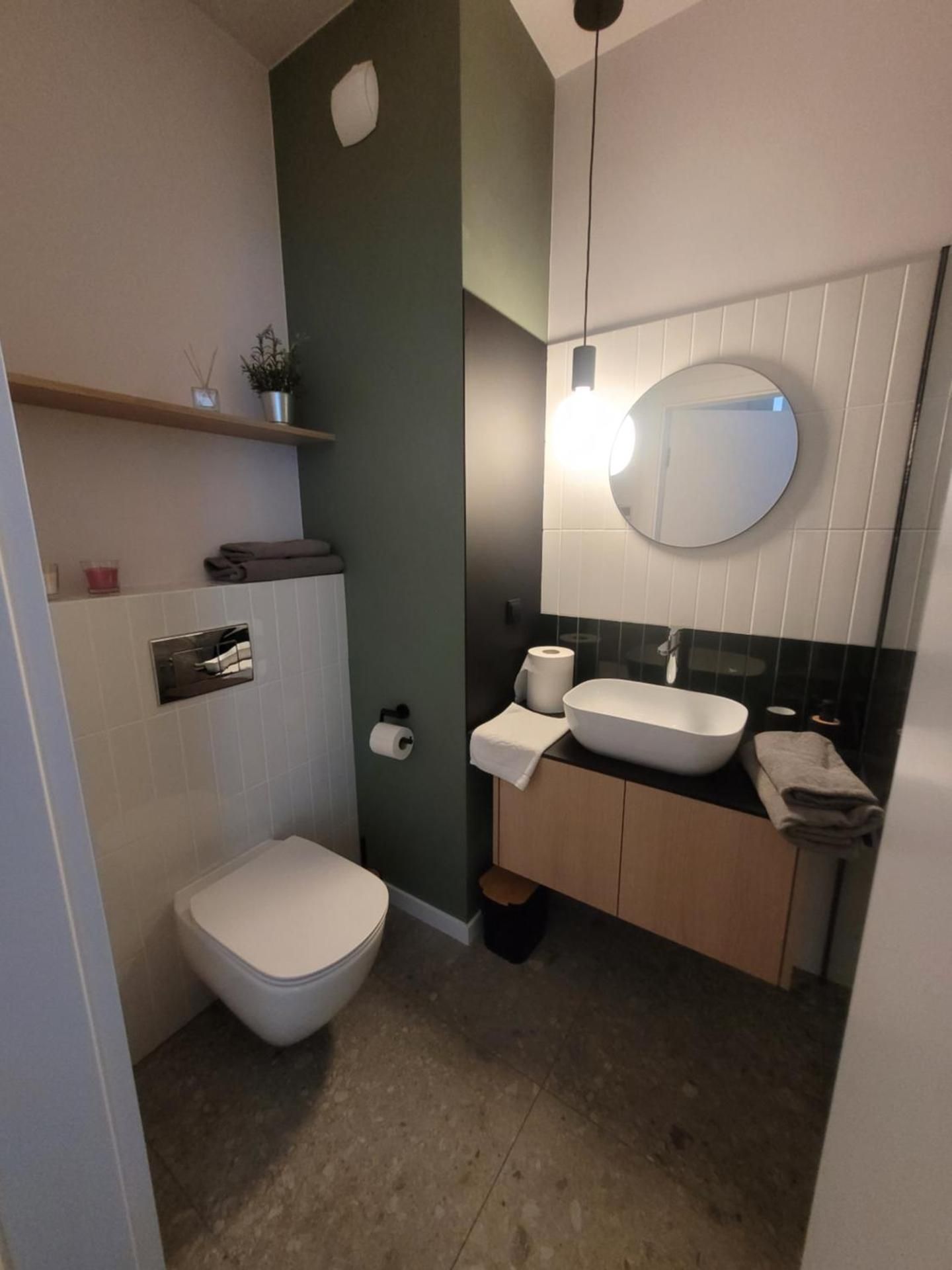 DELUXE APARTMENT
