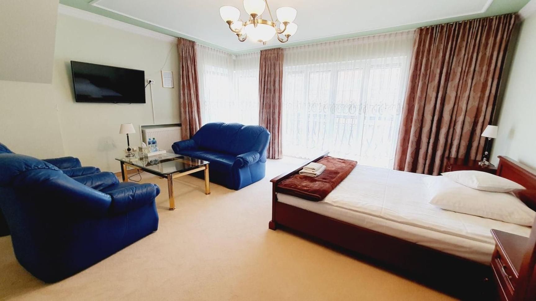DELUXE APARTMENT