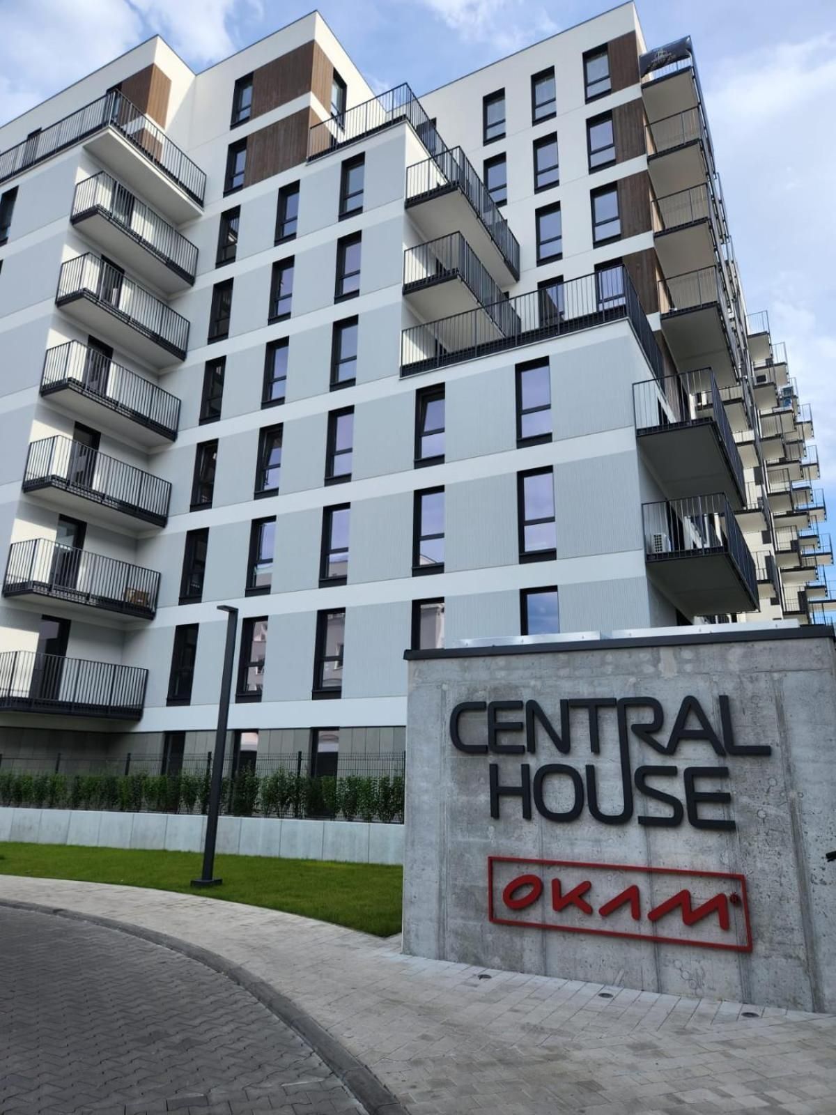 WARSZAWA CENTRAL HOUSE - Studios in Warsaw with Private Jacuzzi, full access to Sauna, Gym and Billa