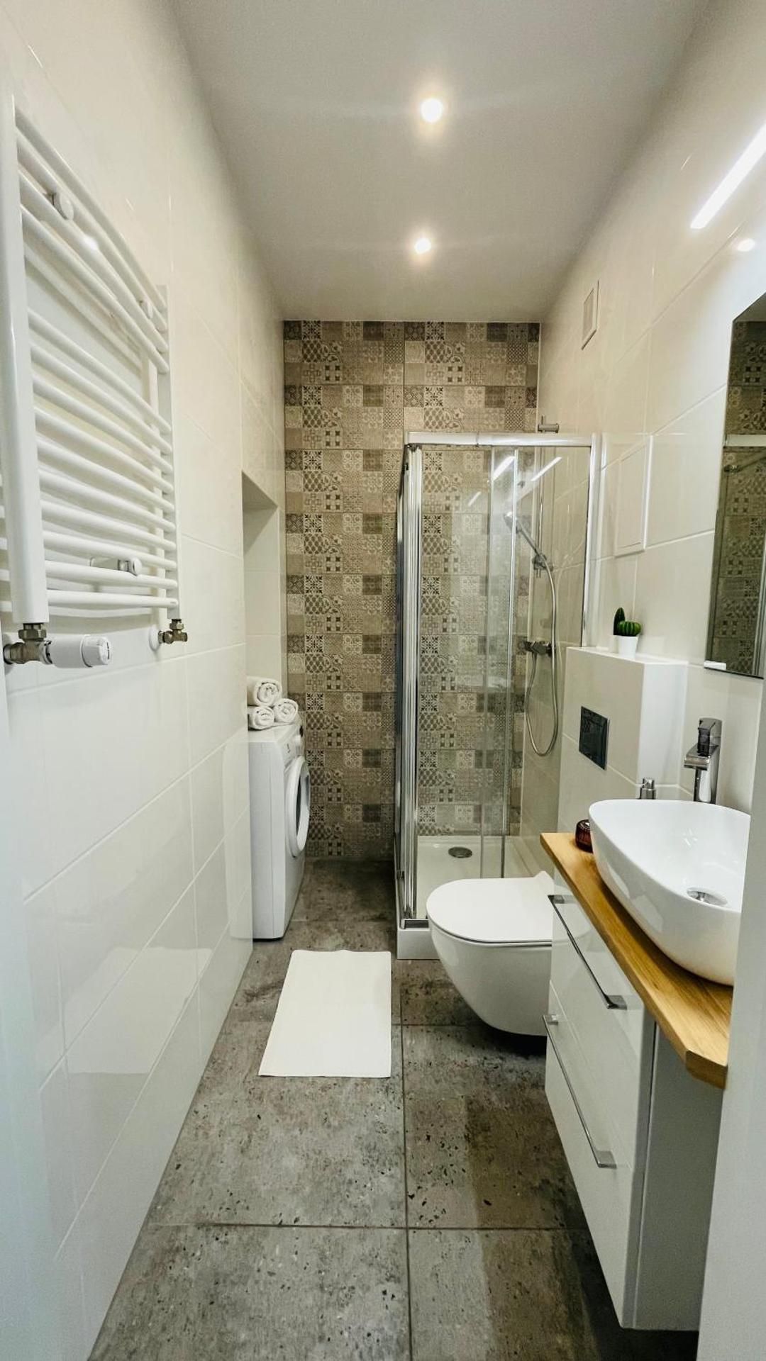 Deluxe Queen Suite
